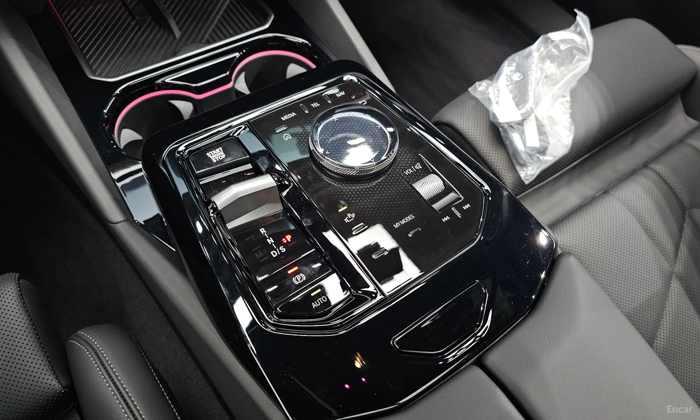 BMW 5 Series (G60) превью 9