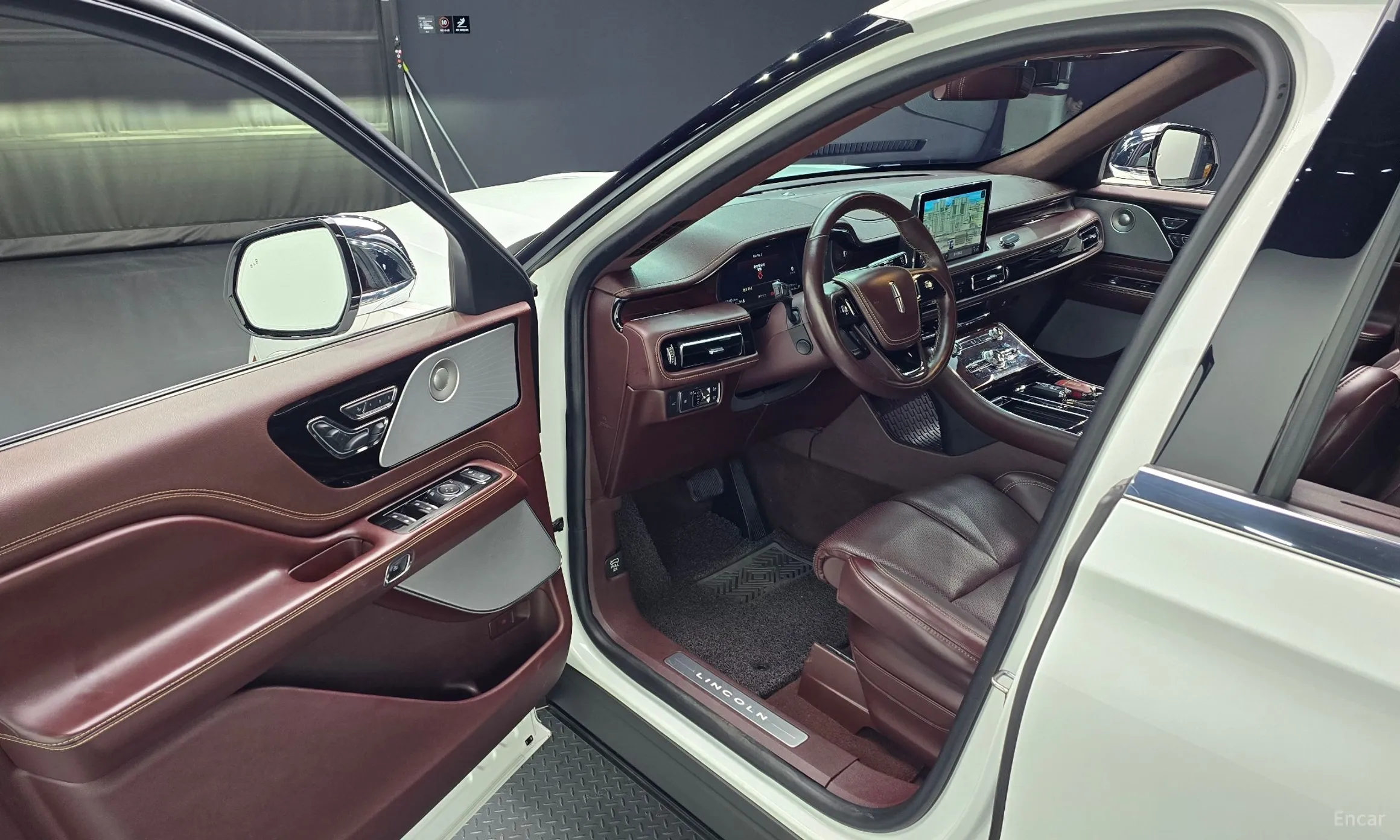 Lincoln Aviator 2nd Generation превью 11