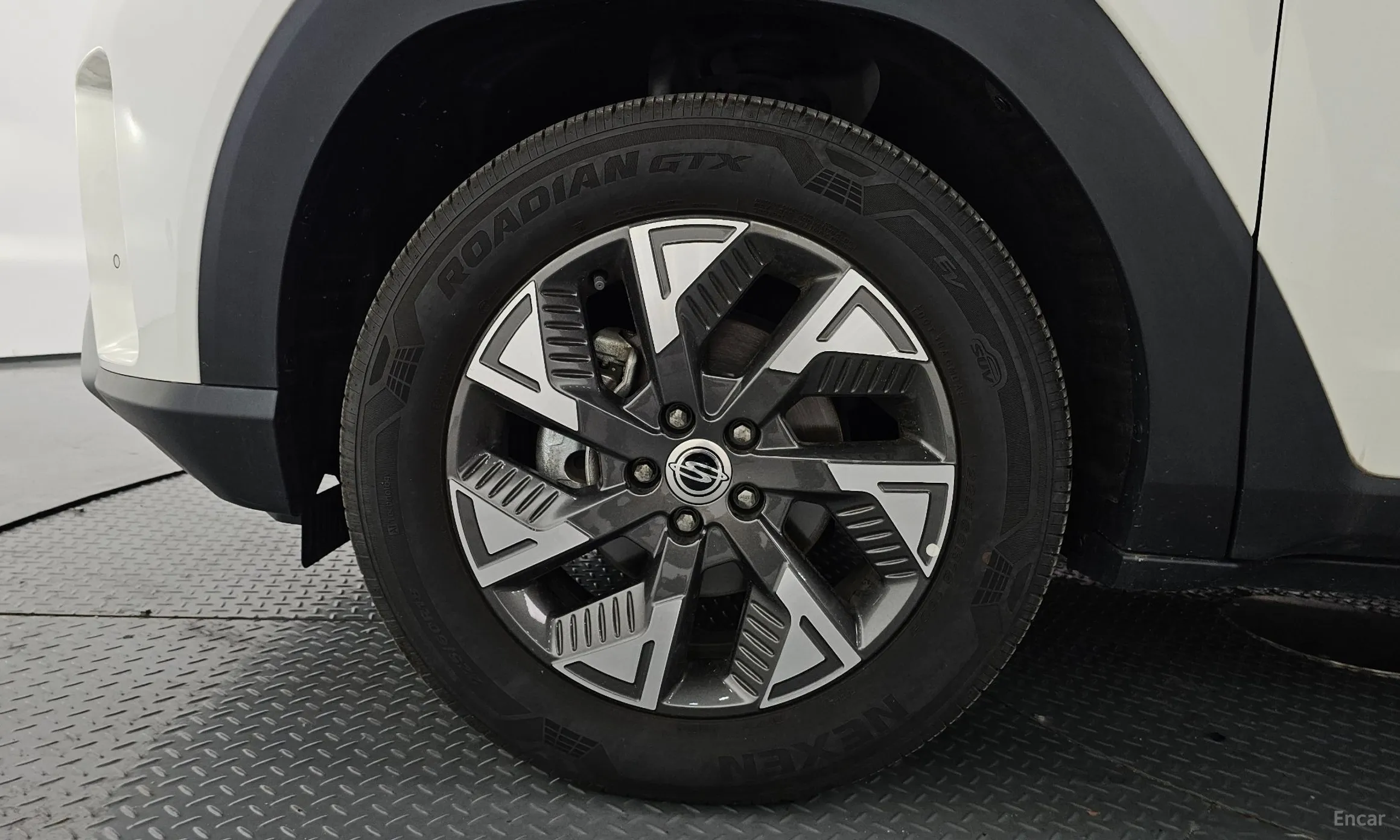 KG Mobility (SsangYong) Torres превью 5