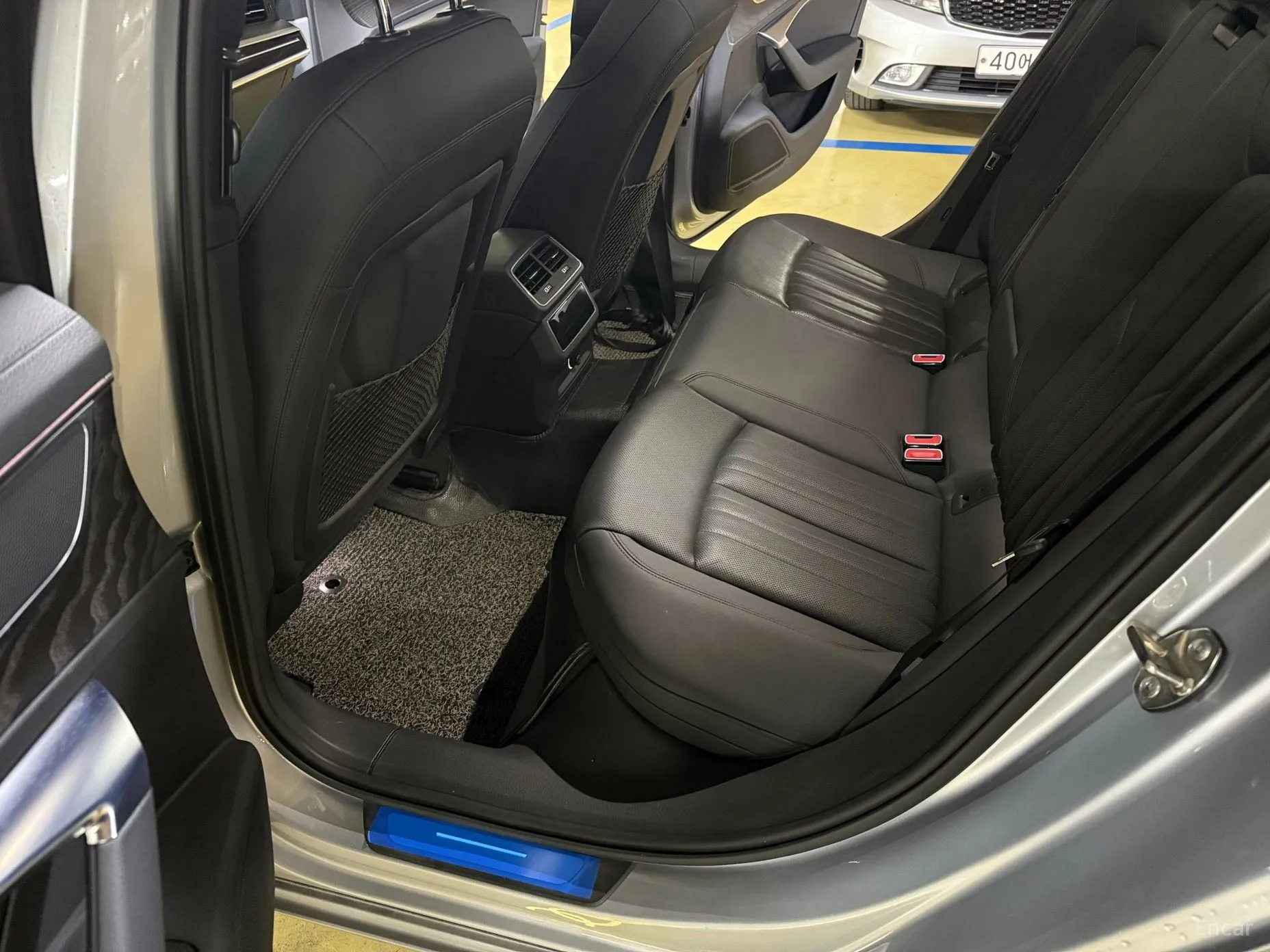Audi A6 (C8) превью 7