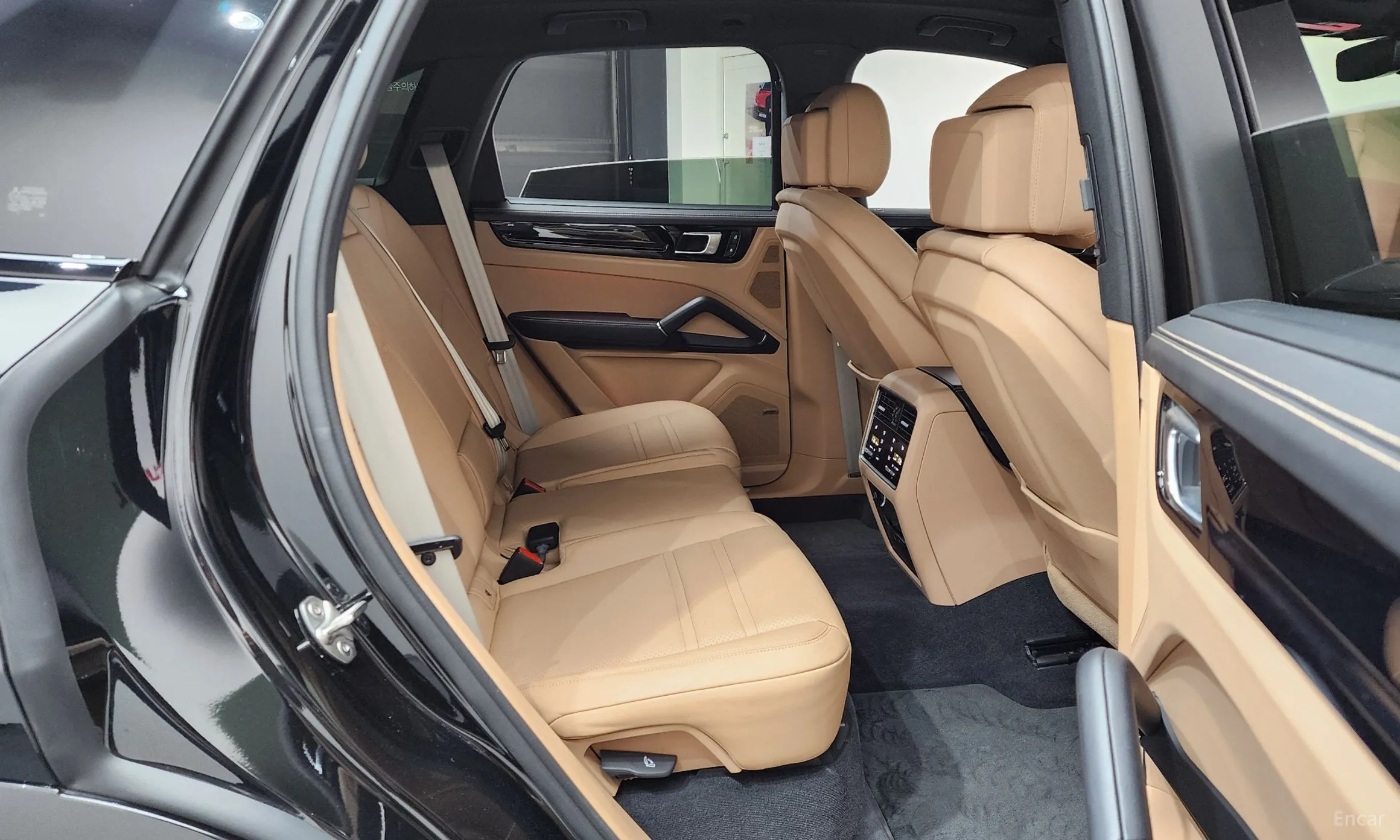 Porsche Cayenne (PO536) превью 11