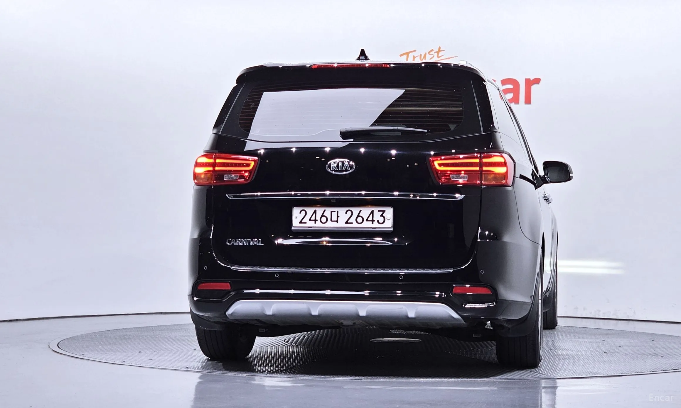 Kia Carnival превью 4