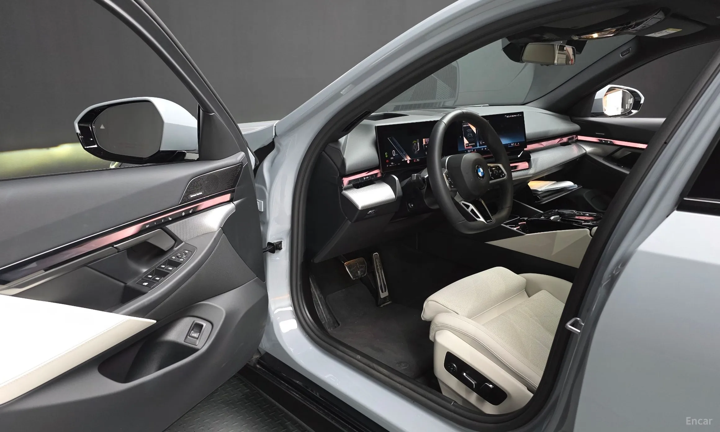 BMW 5 Series (G60) превью 10
