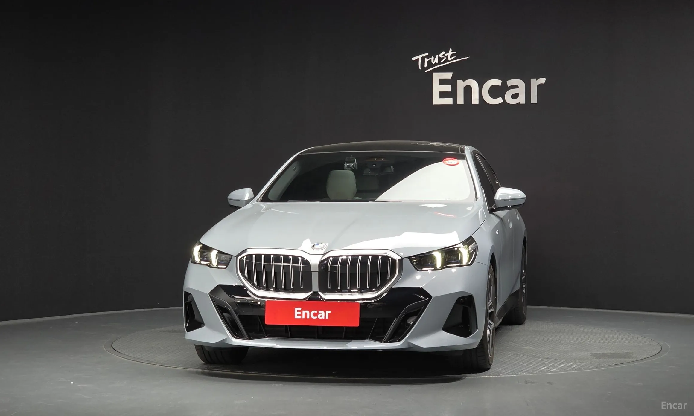 BMW 5 Series (G60) превью 3