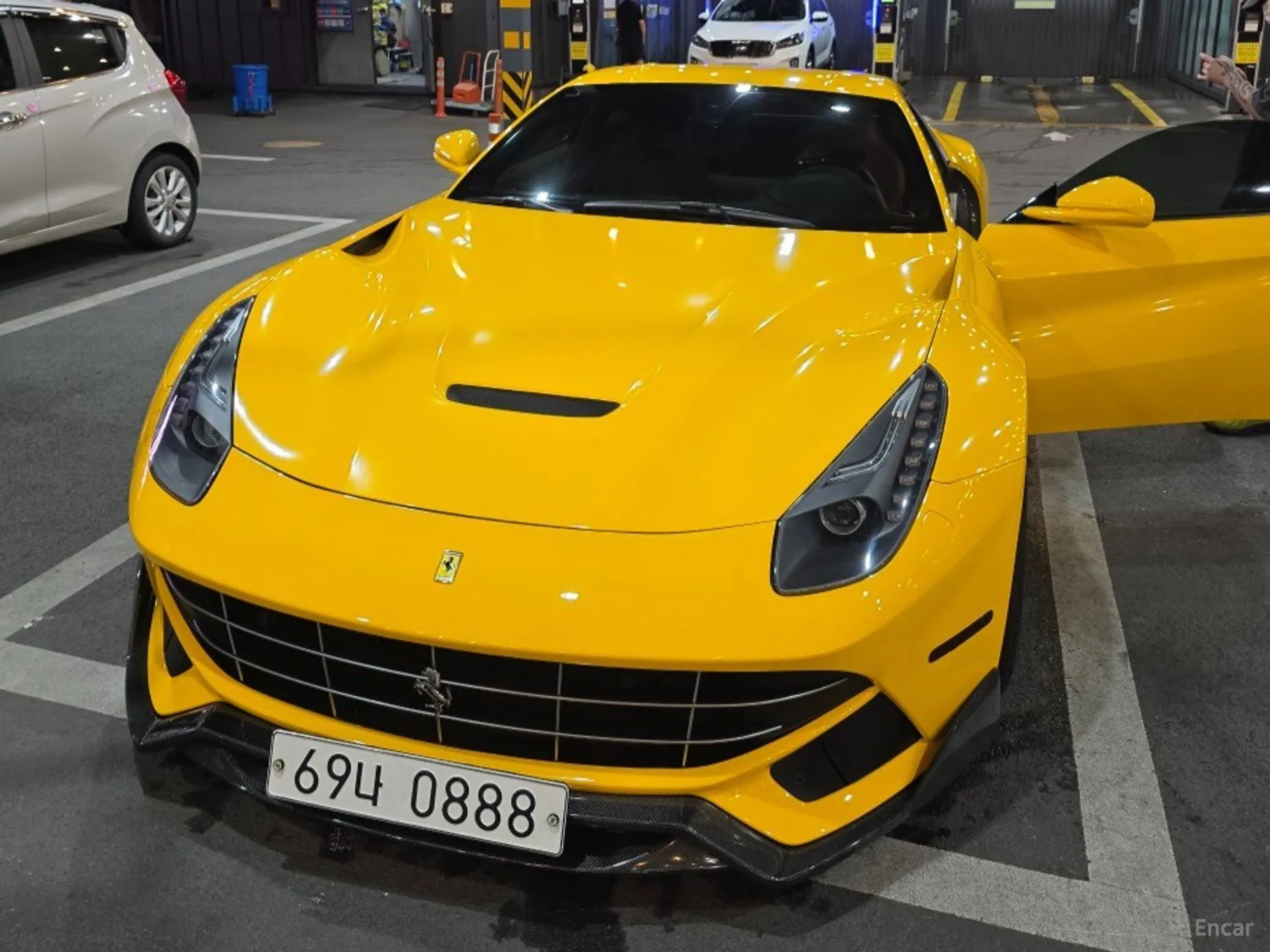 Ferrari F12 Berlinetta превью 5
