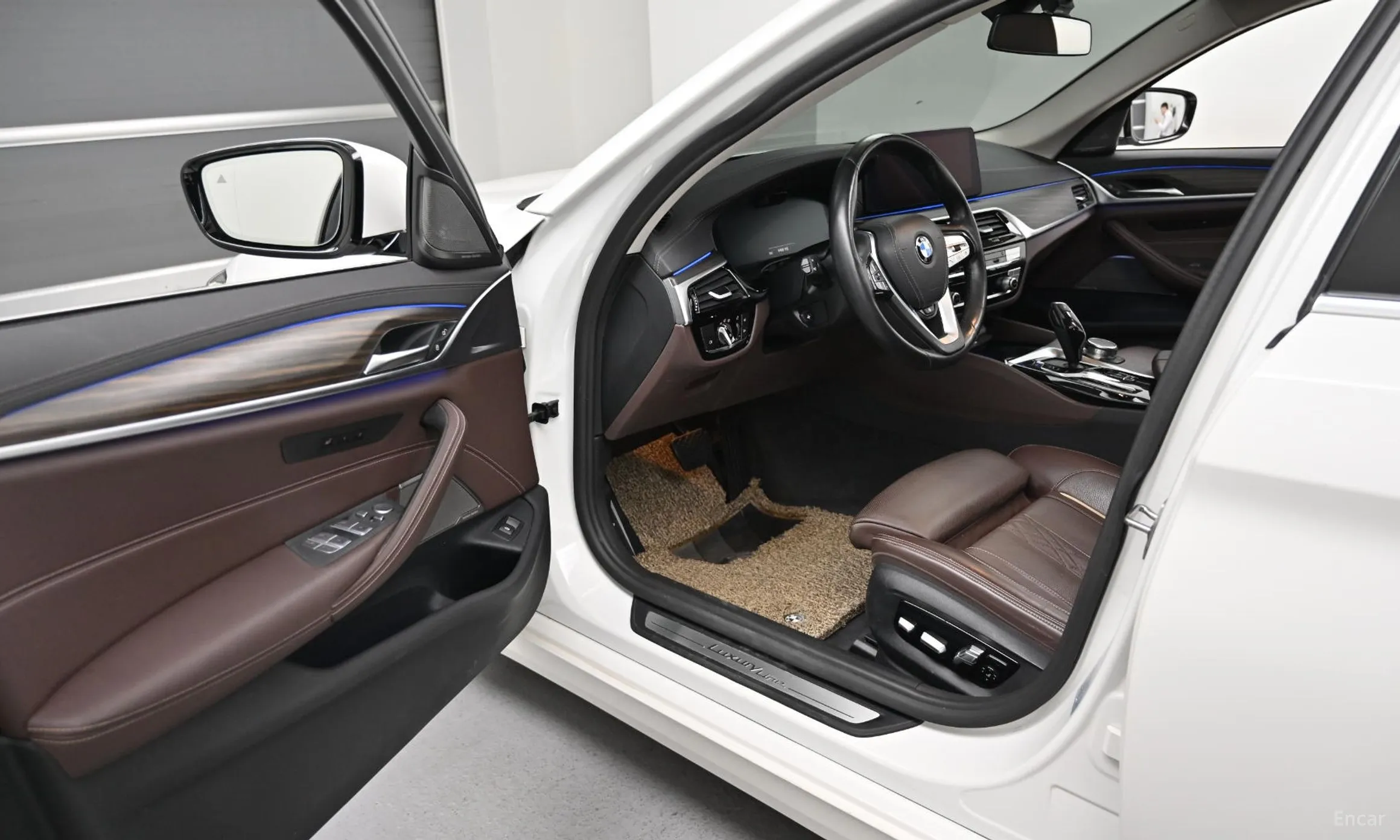 BMW 5 Series (G30) превью 11