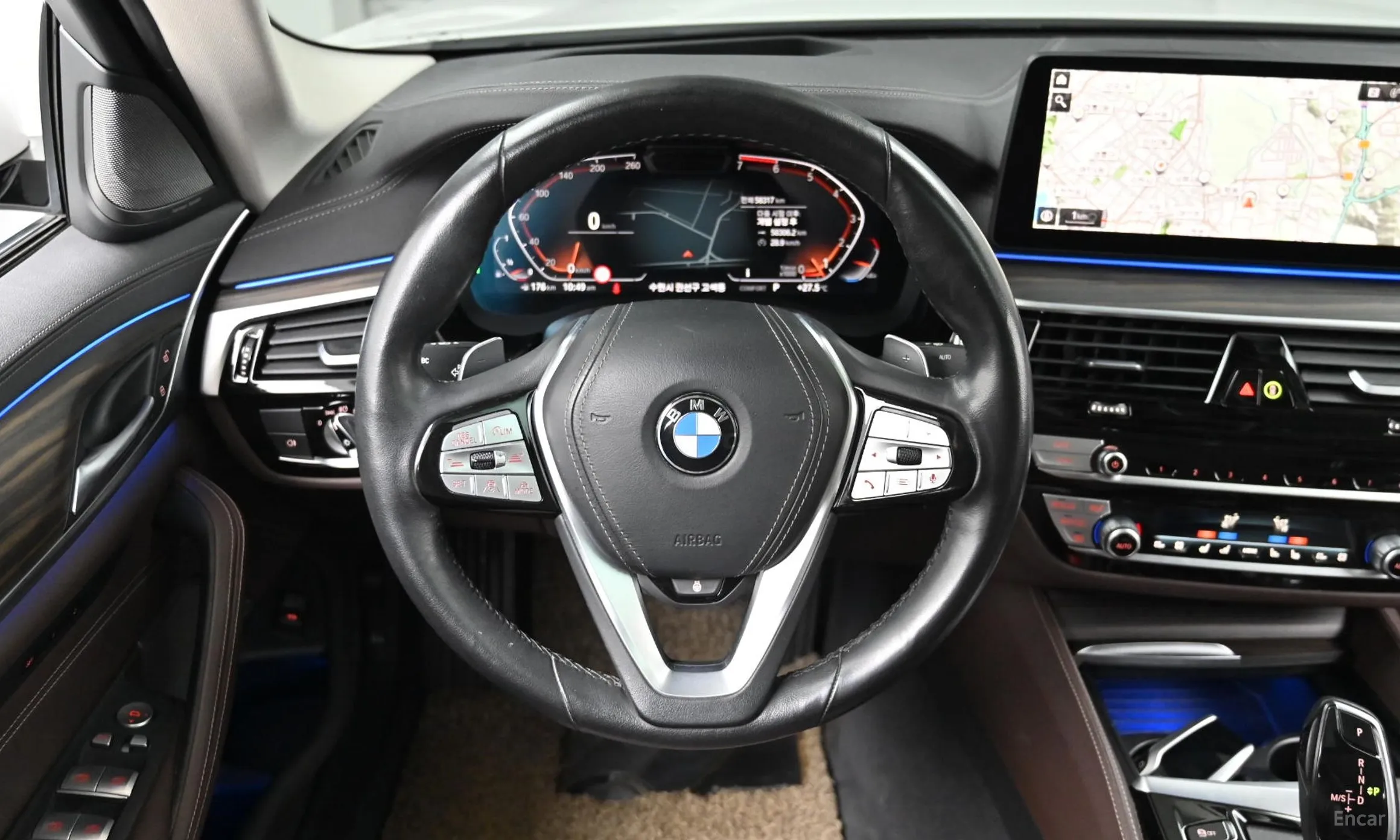 BMW 5 Series (G30) превью 13