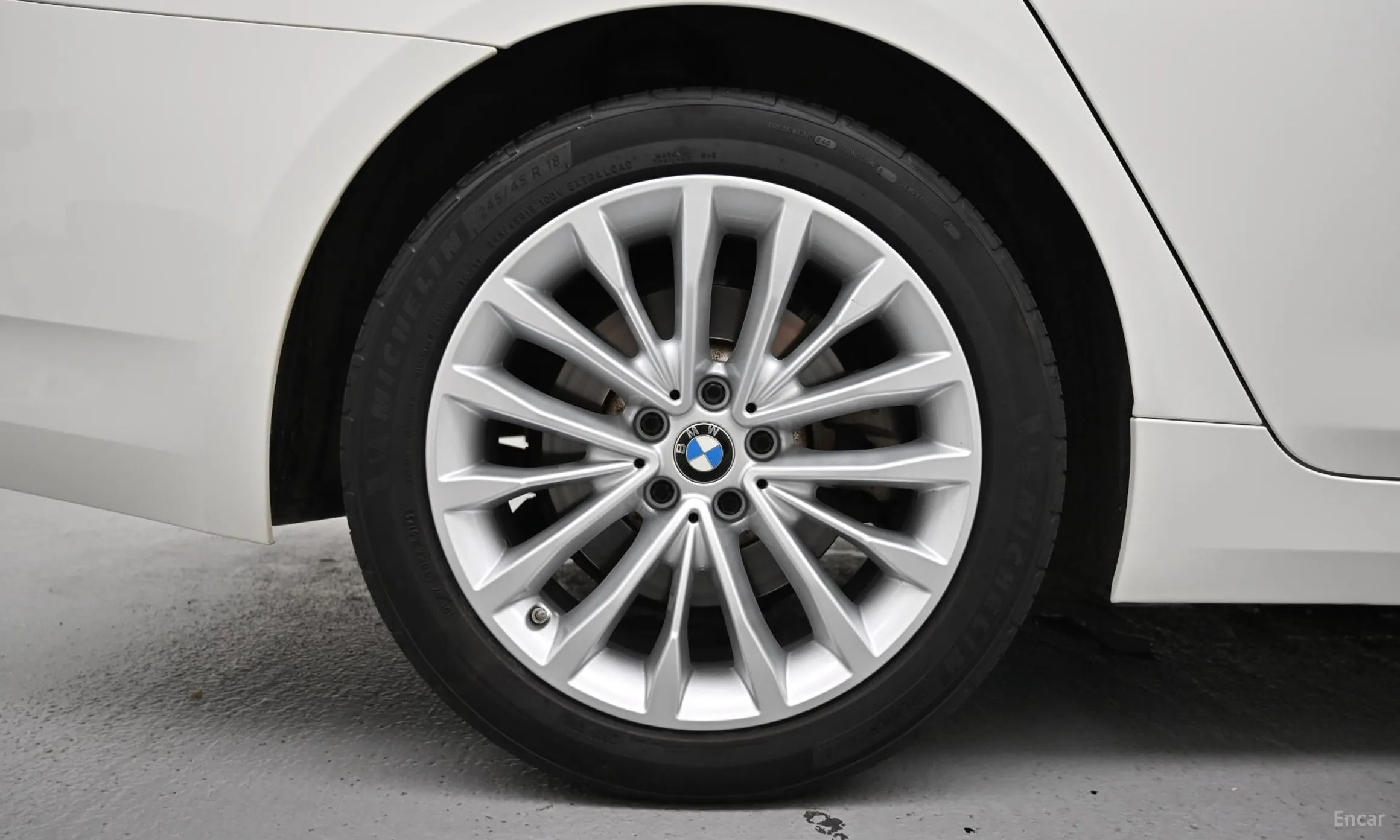 BMW 5 Series (G30) превью 5