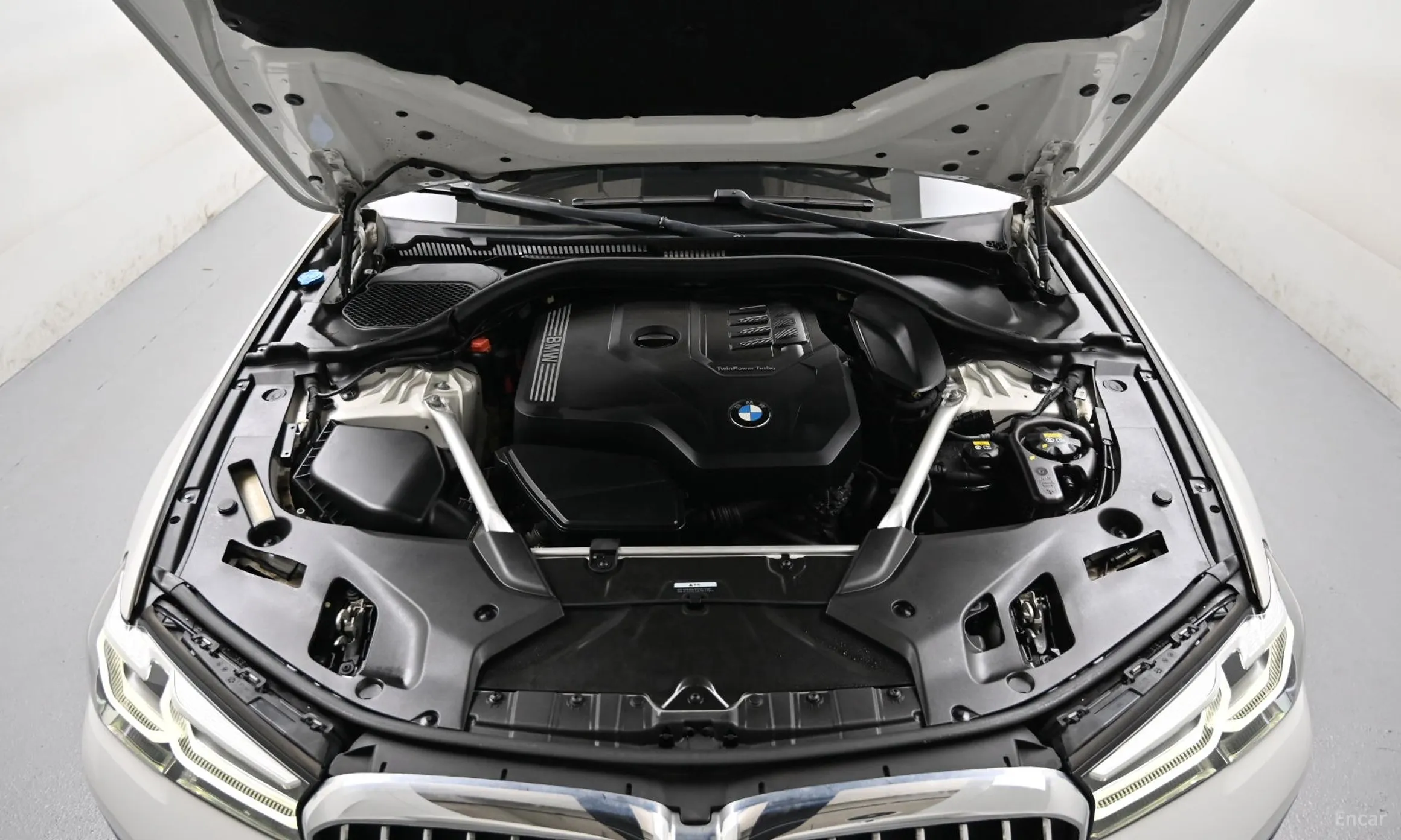 BMW 5 Series (G30) превью 6