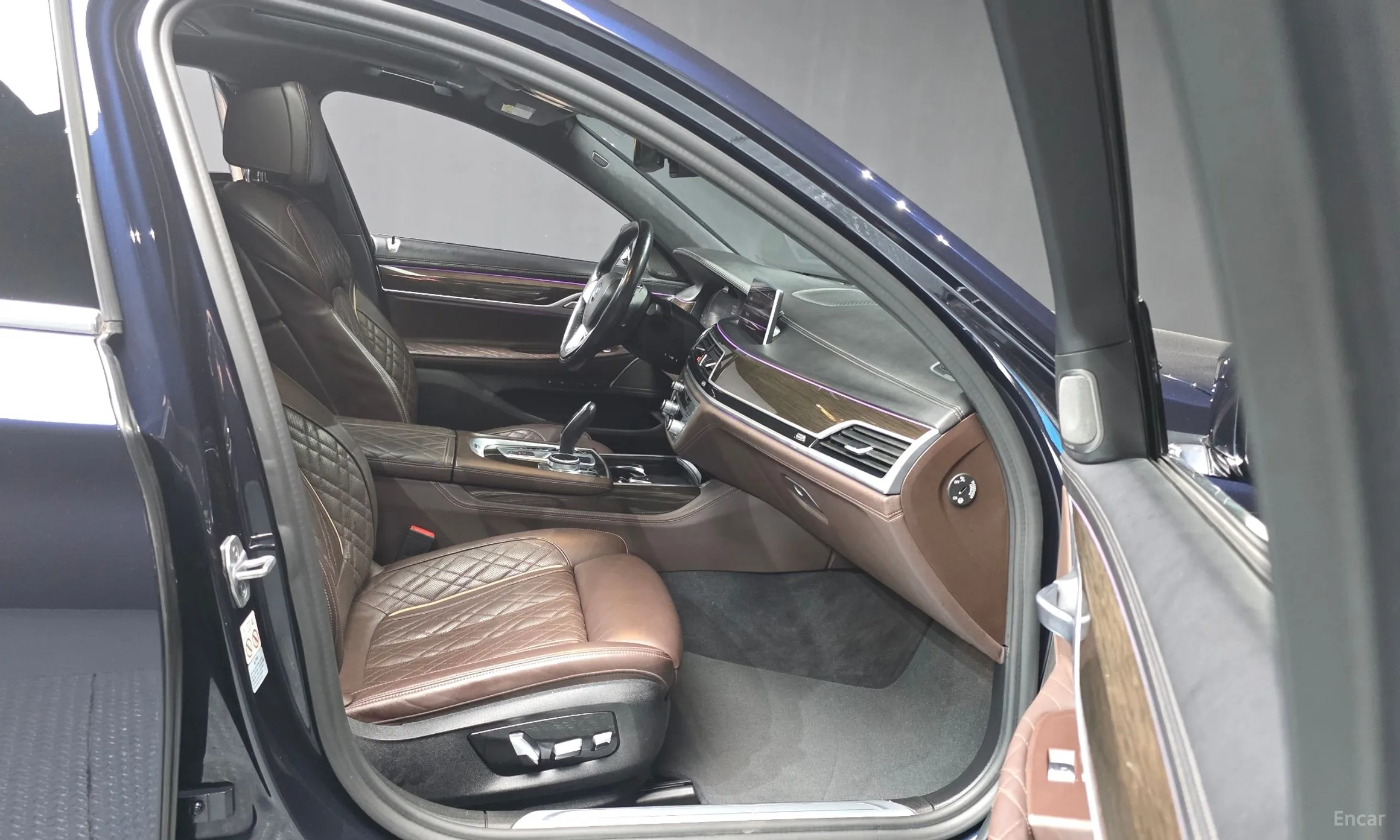 BMW 7 Series (G11) превью 11