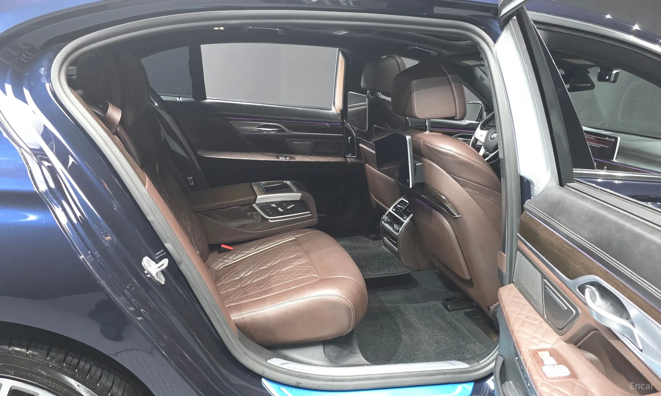 BMW 7 Series (G11) превью 12