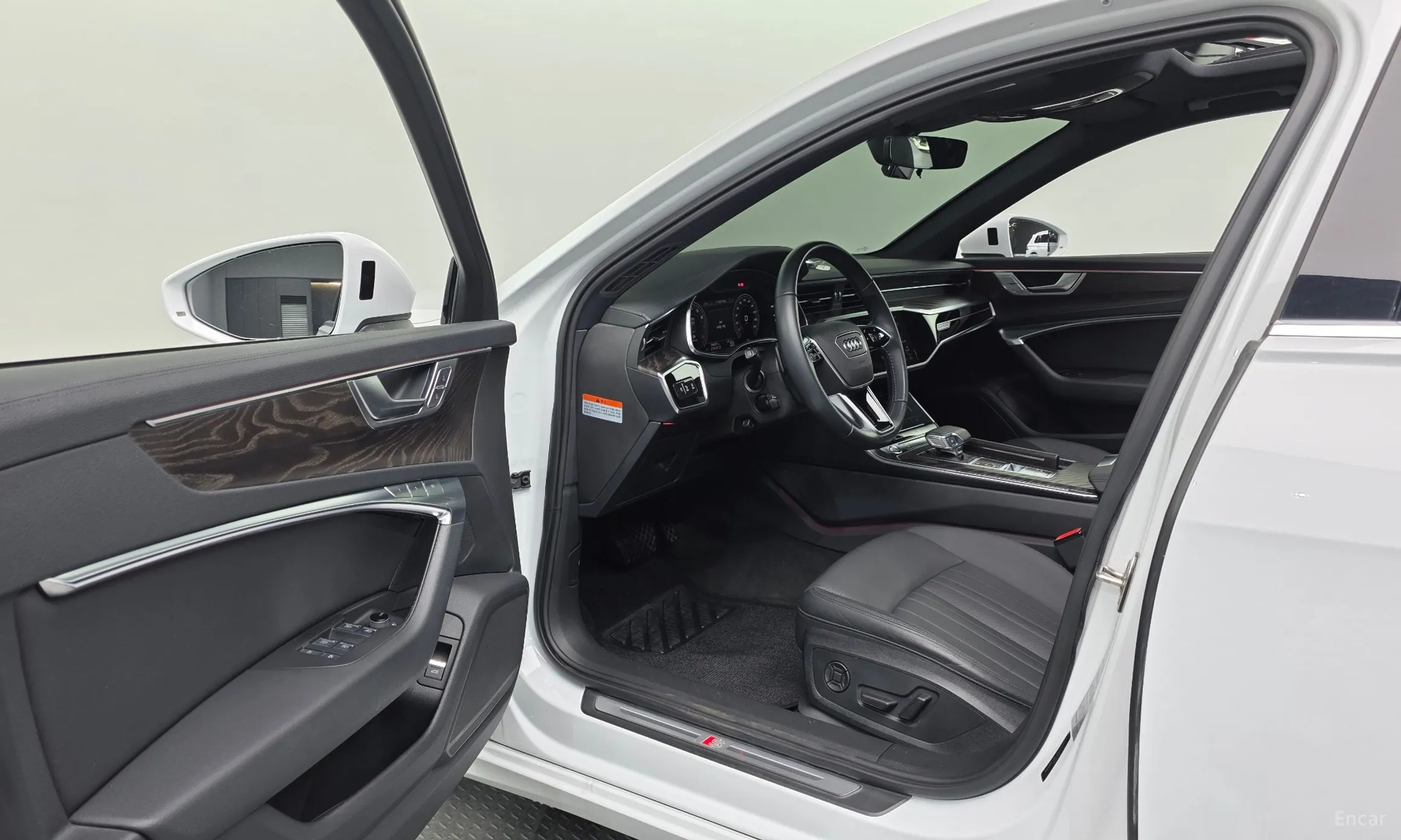 Audi A6 (C8) превью 14