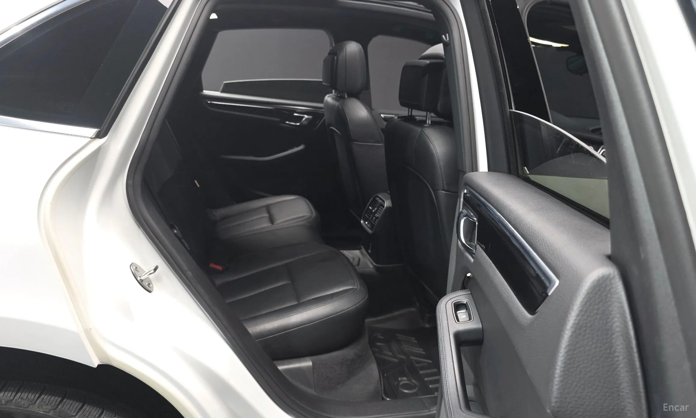 Porsche Macan превью 11