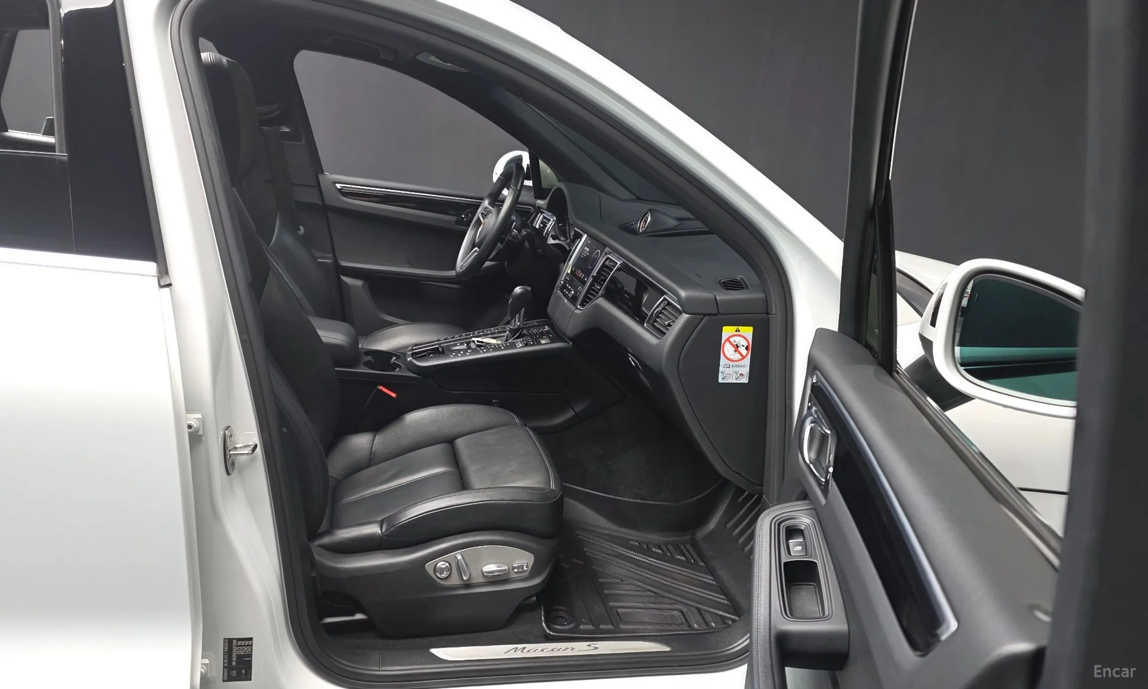 Porsche Macan превью 12
