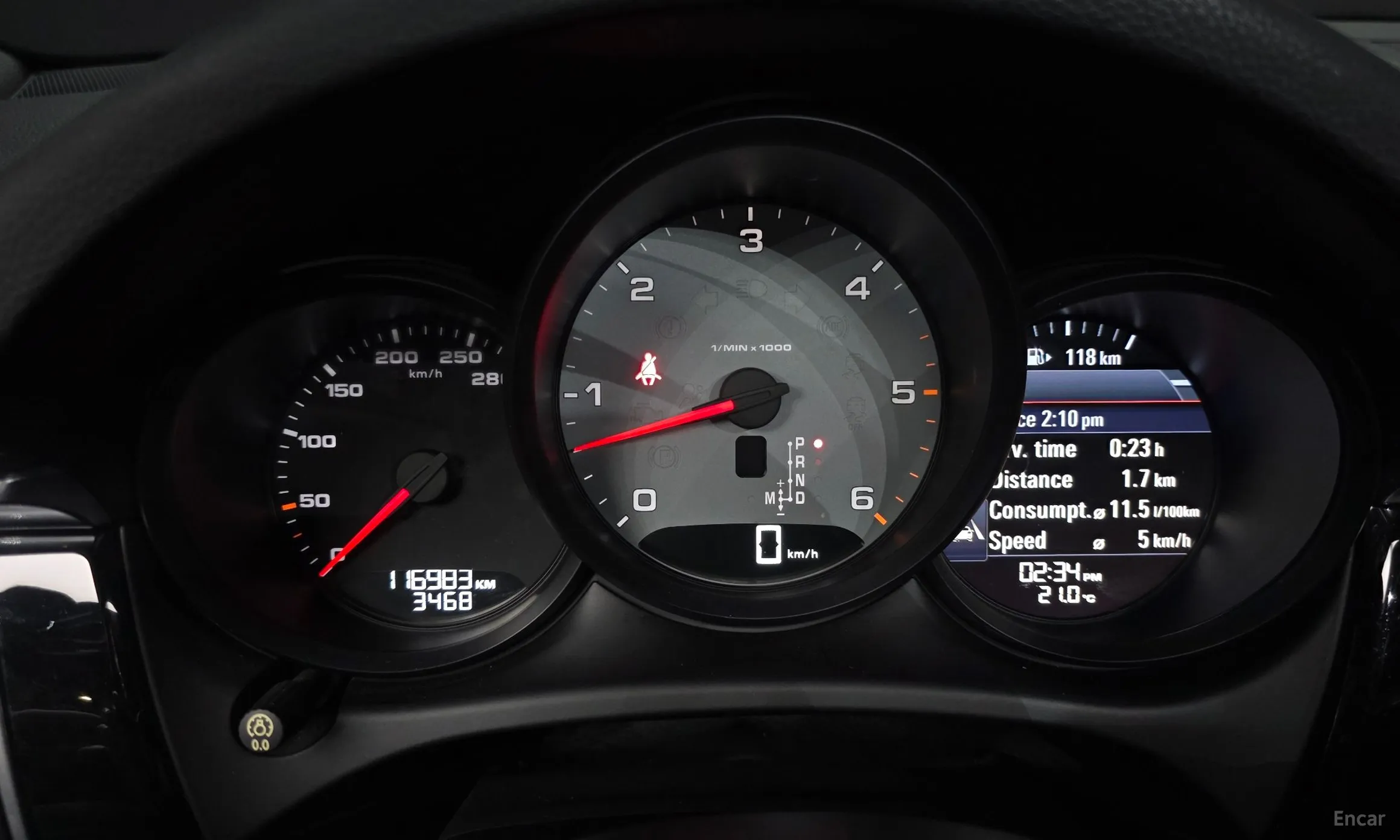 Porsche Macan превью 8
