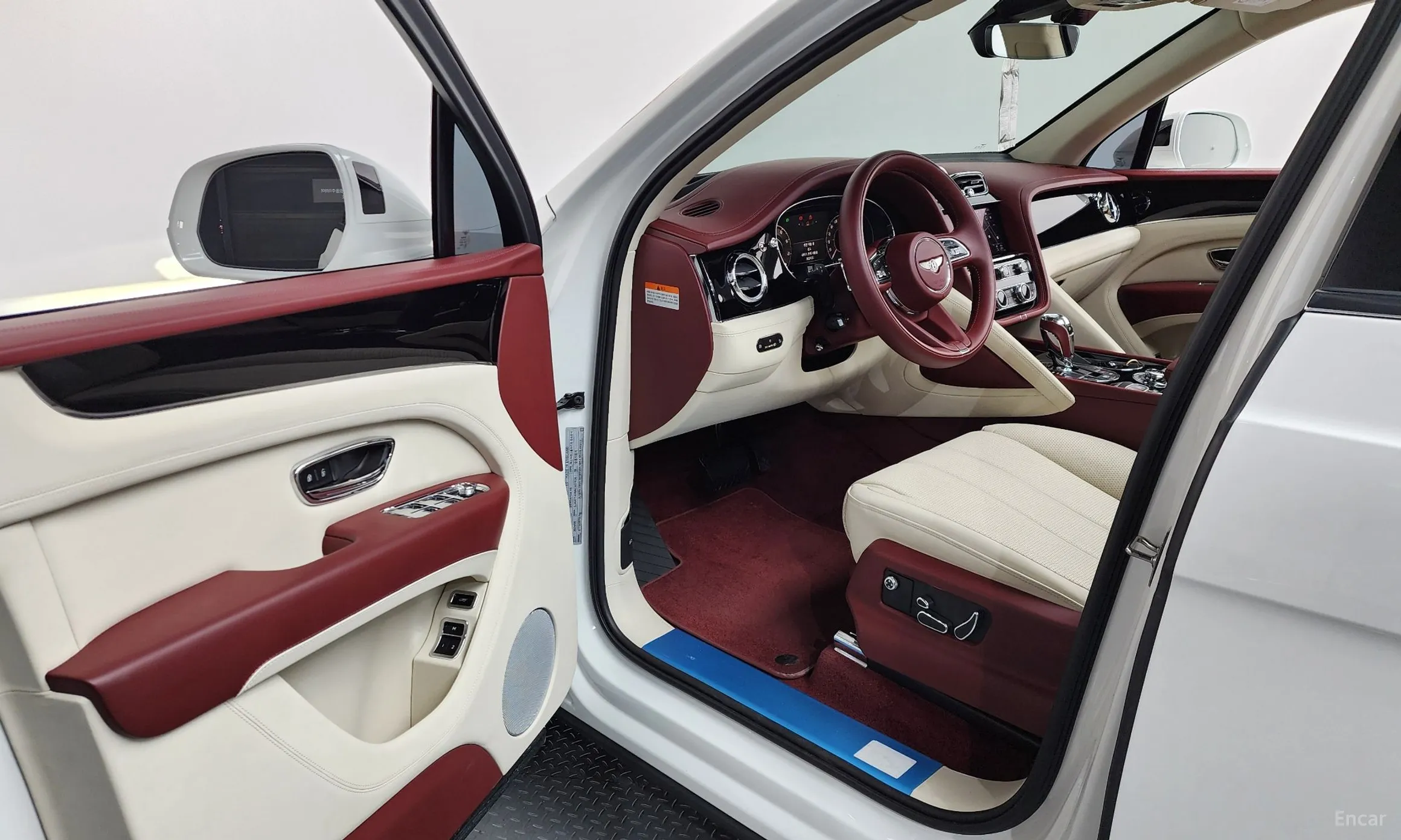 Bentley Bentayga превью 10