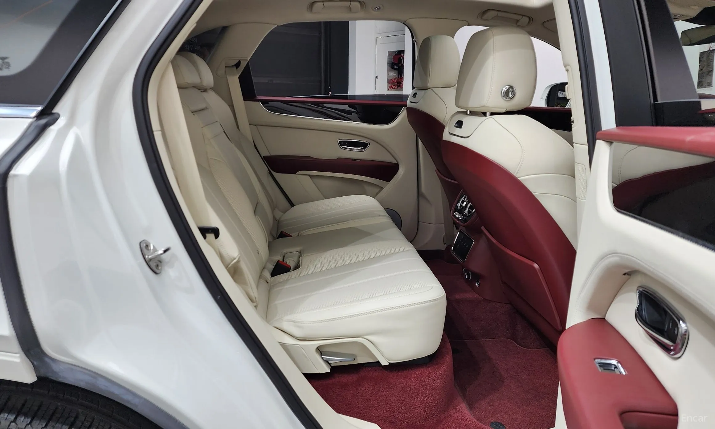 Bentley Bentayga превью 11