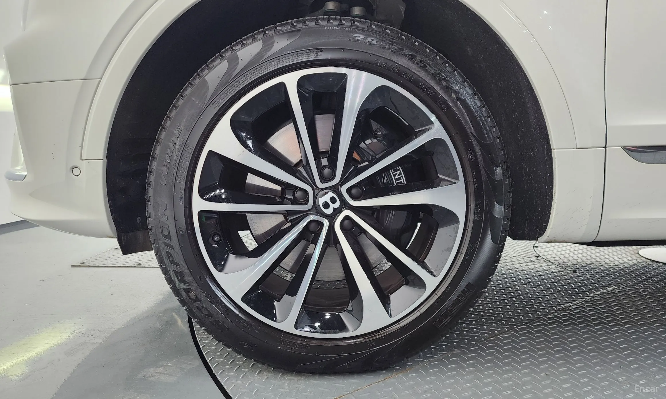 Bentley Bentayga превью 5