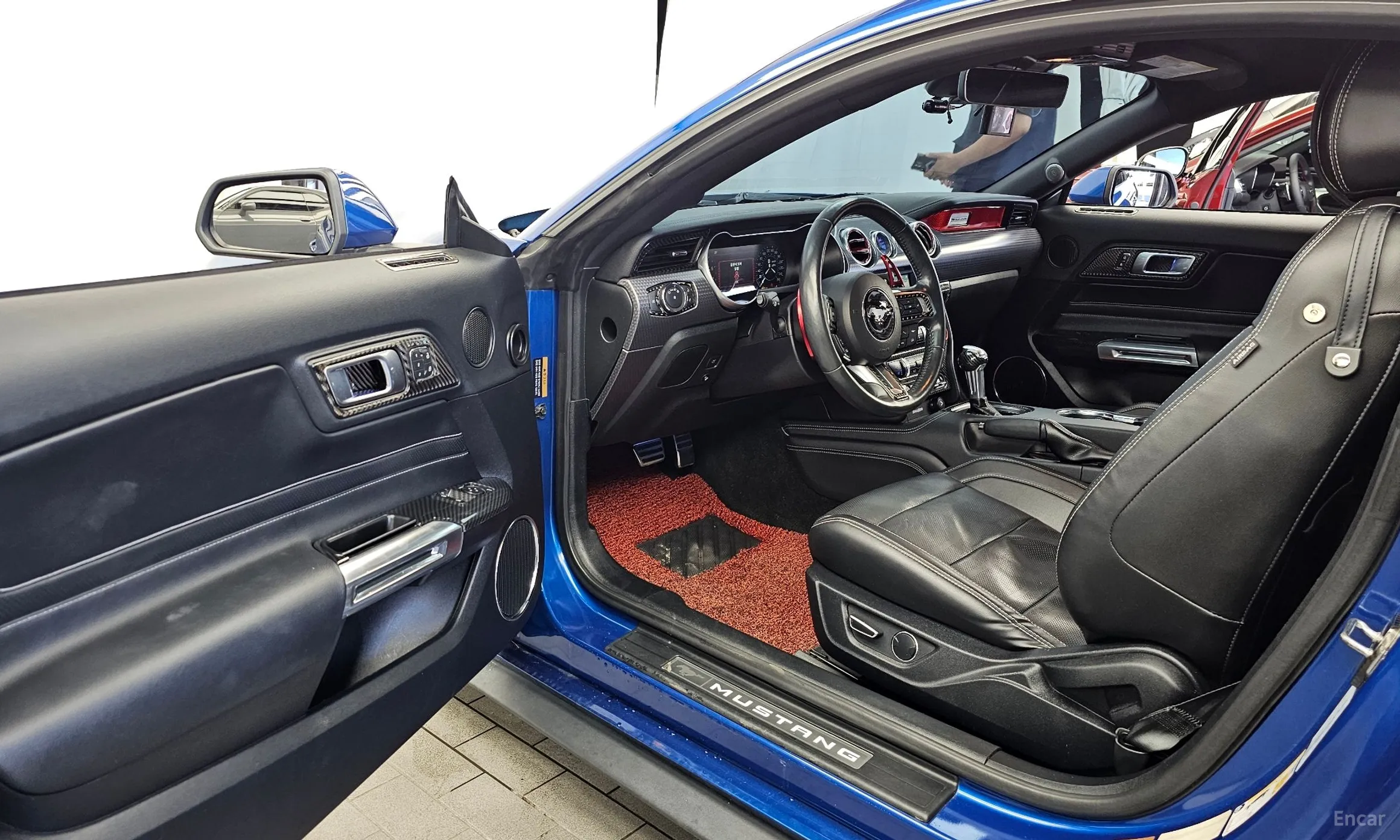 Ford Mustang превью 10