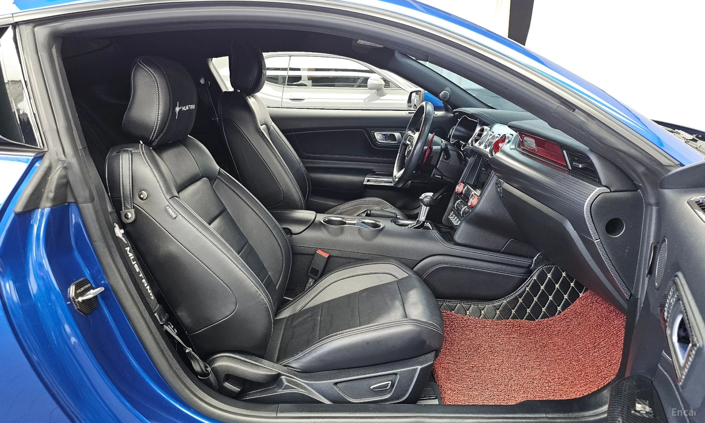 Ford Mustang превью 11