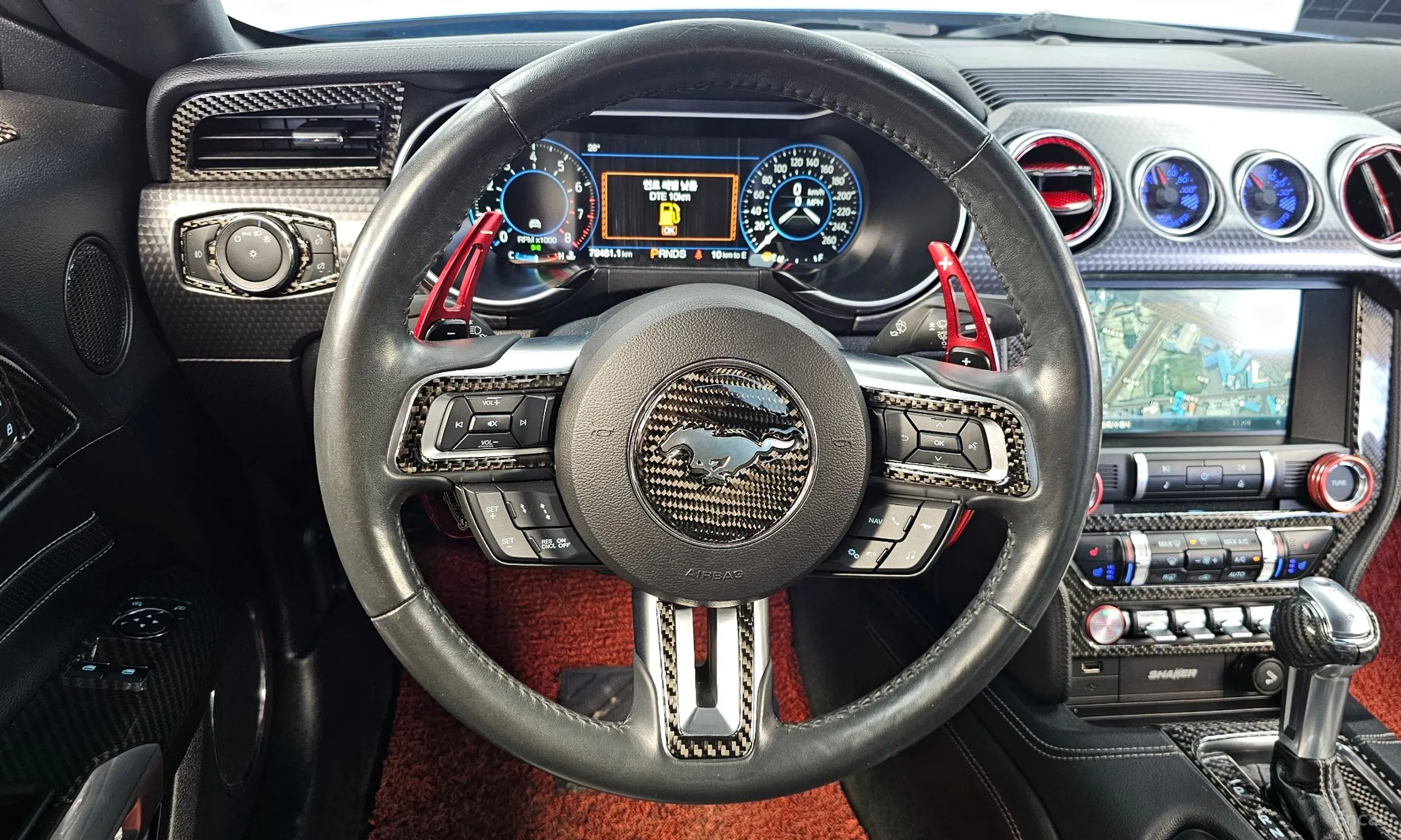 Ford Mustang превью 13