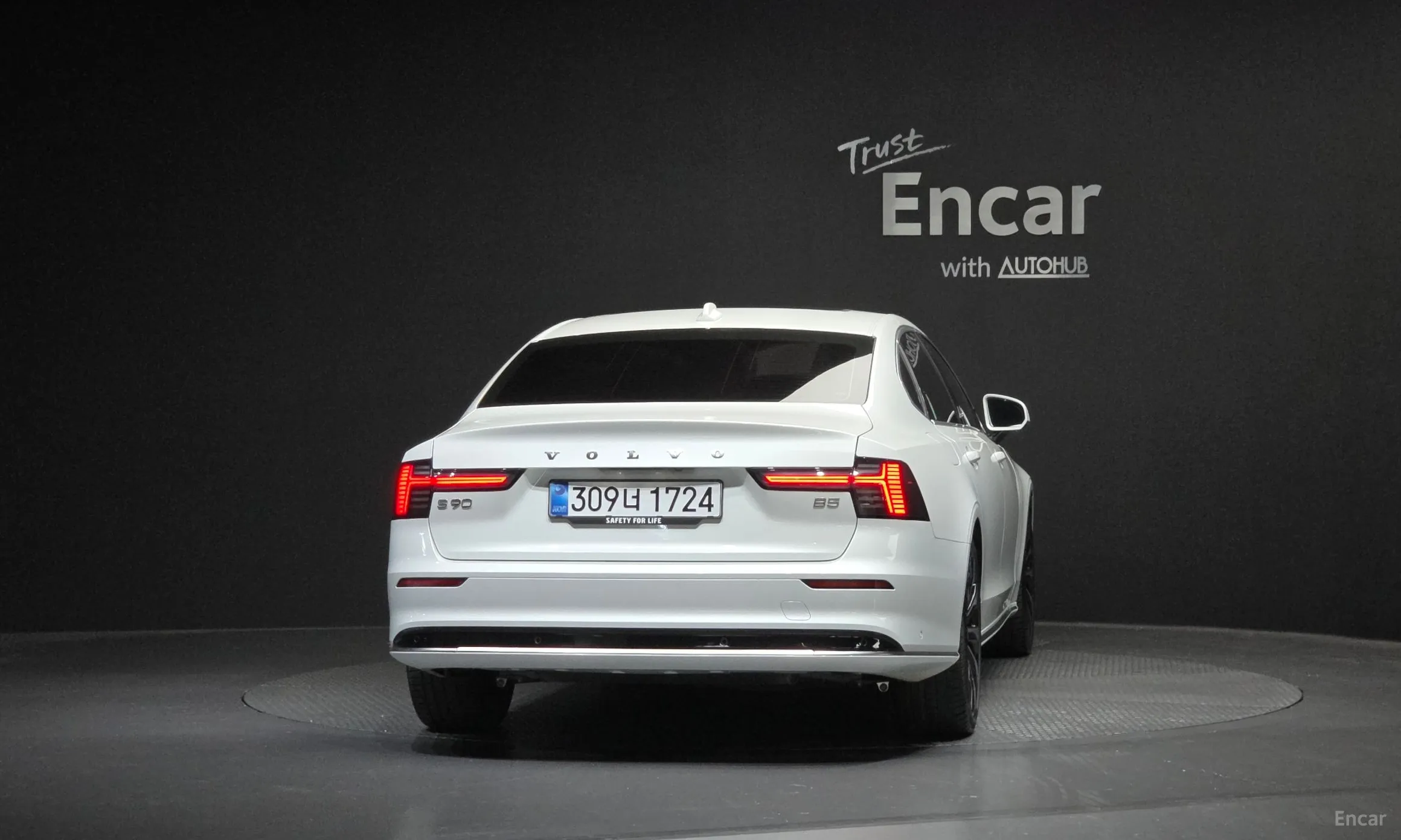Volvo S90 превью 4
