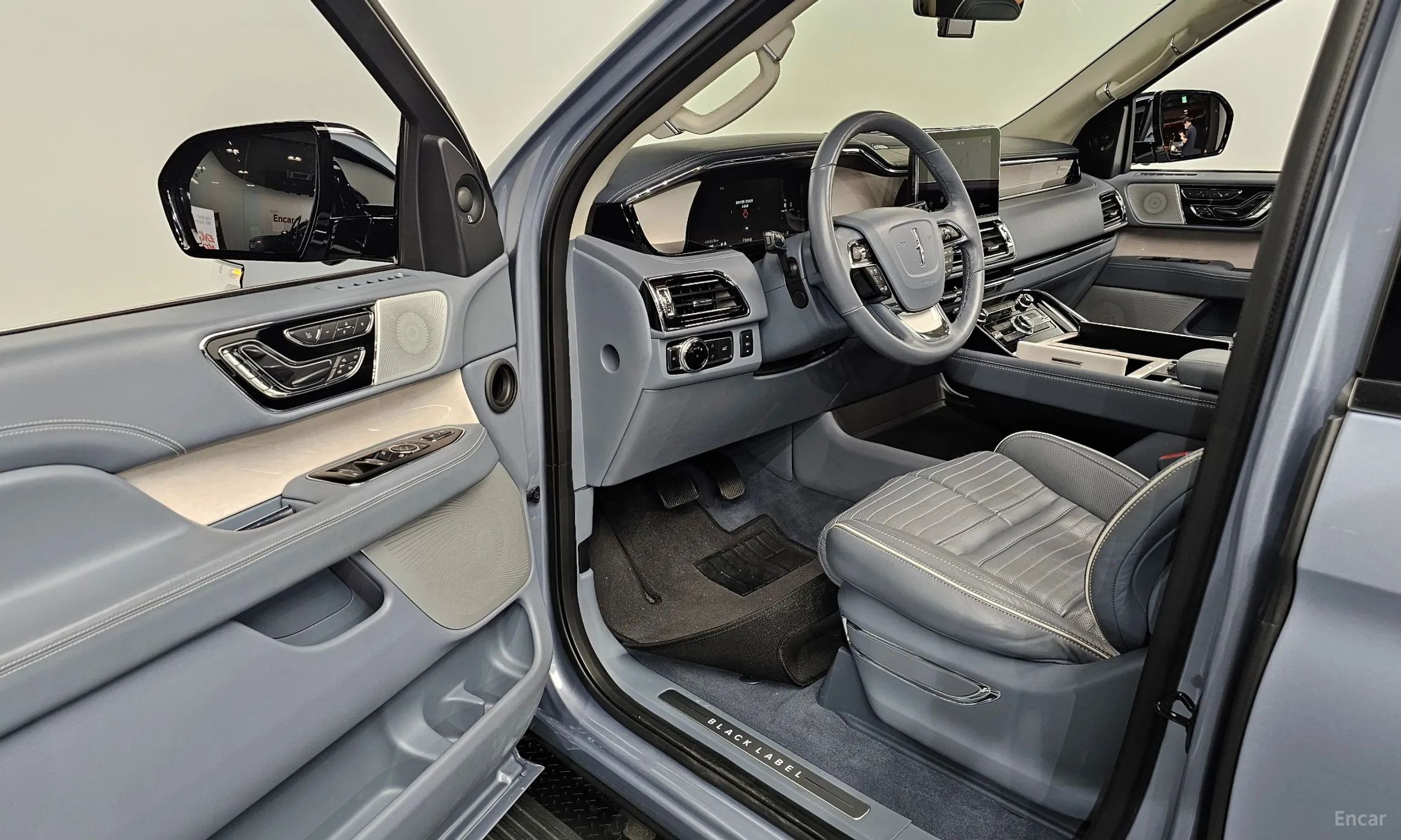 Lincoln Navigator 4th generation превью 10