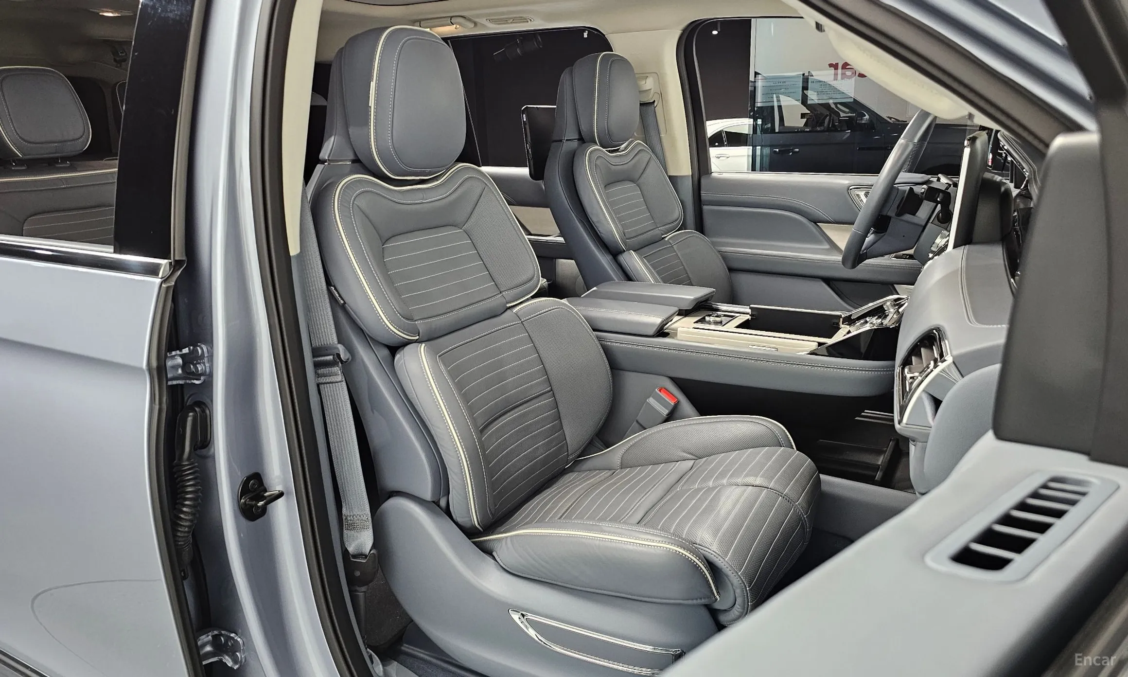 Lincoln Navigator 4th generation превью 11