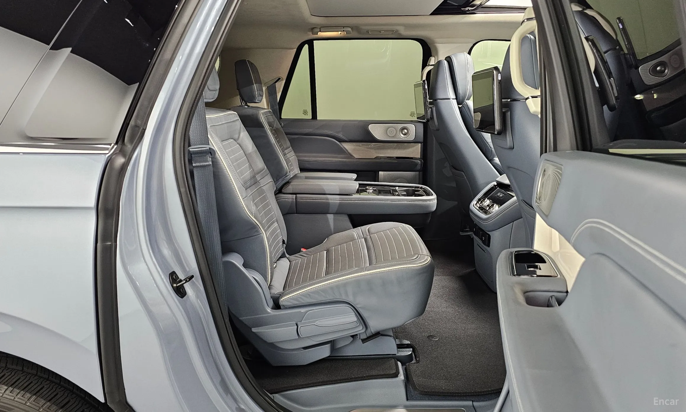 Lincoln Navigator 4th generation превью 13