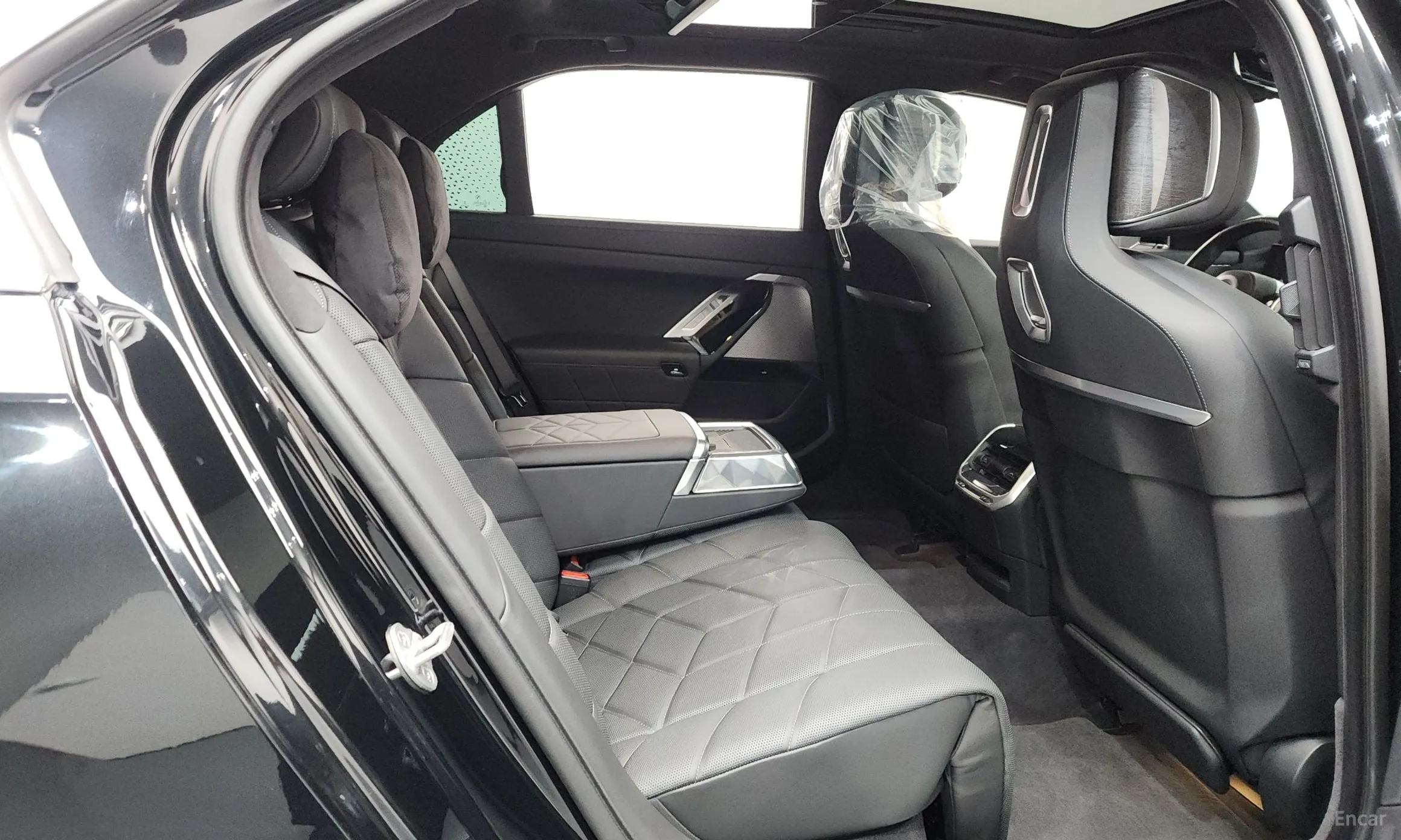 BMW 7 Series (G70) превью 20