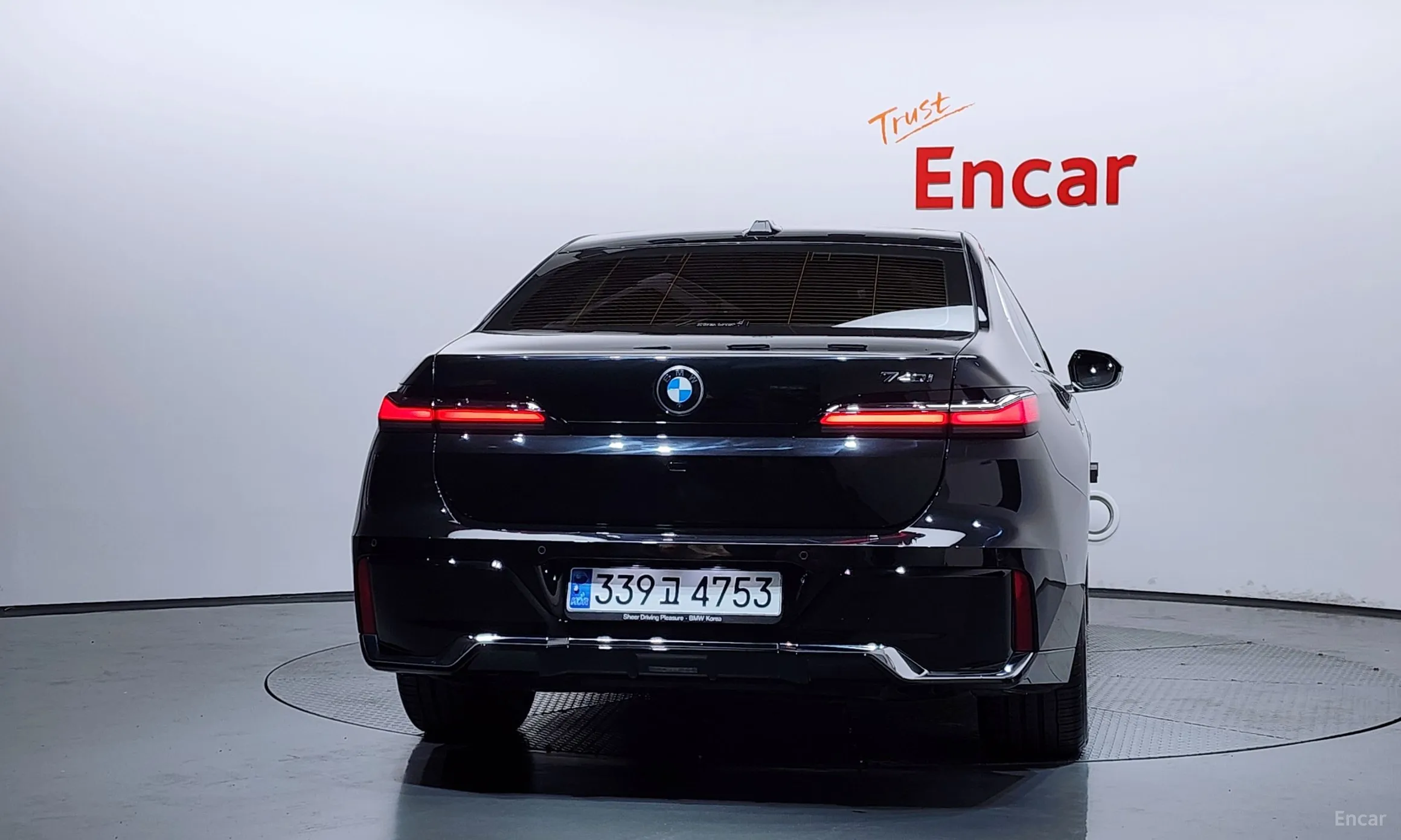BMW 7 Series (G70) превью 4