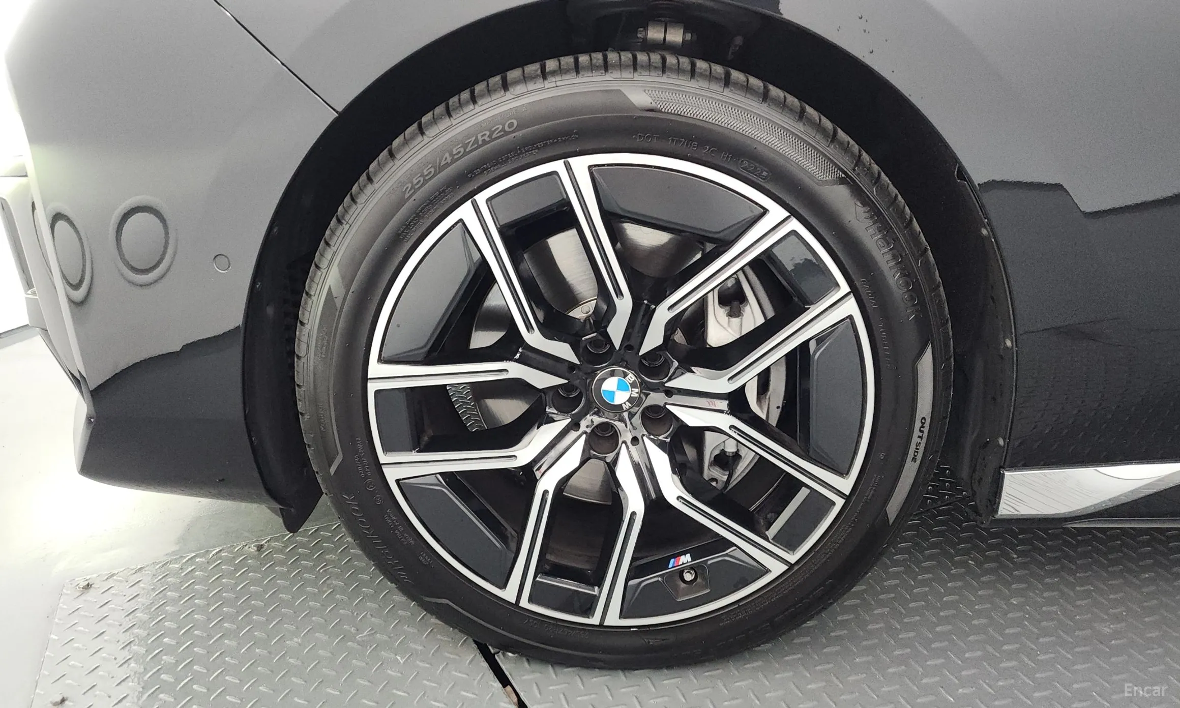 BMW 7 Series (G70) превью 5