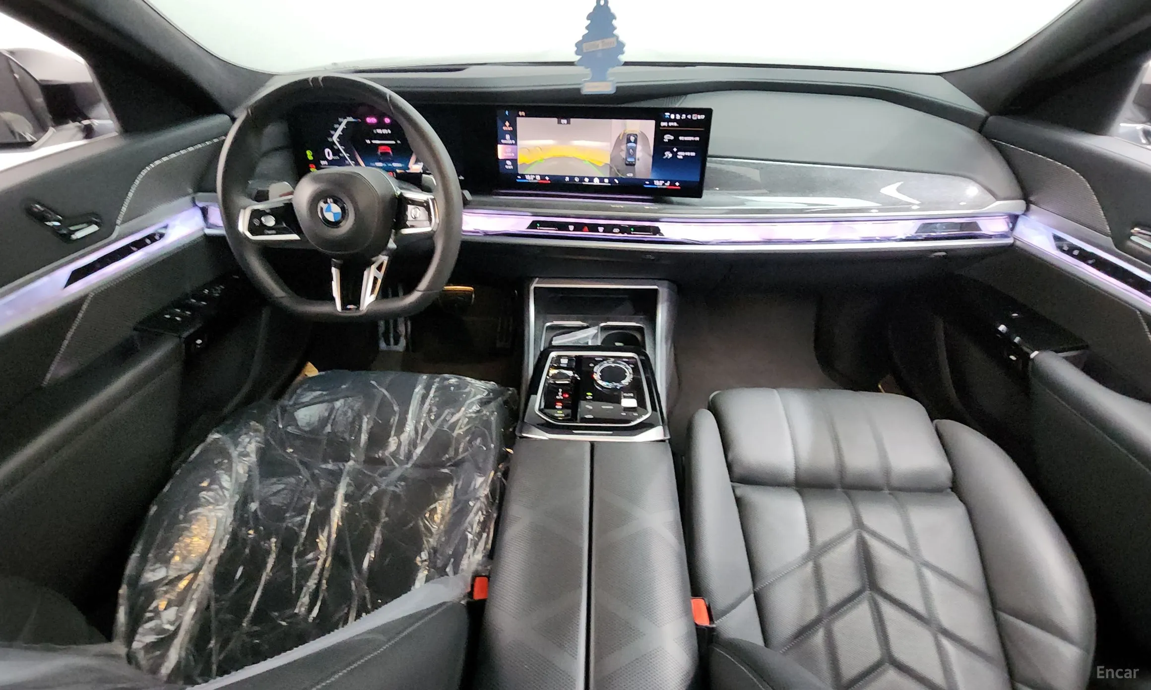 BMW 7 Series (G70) превью 7