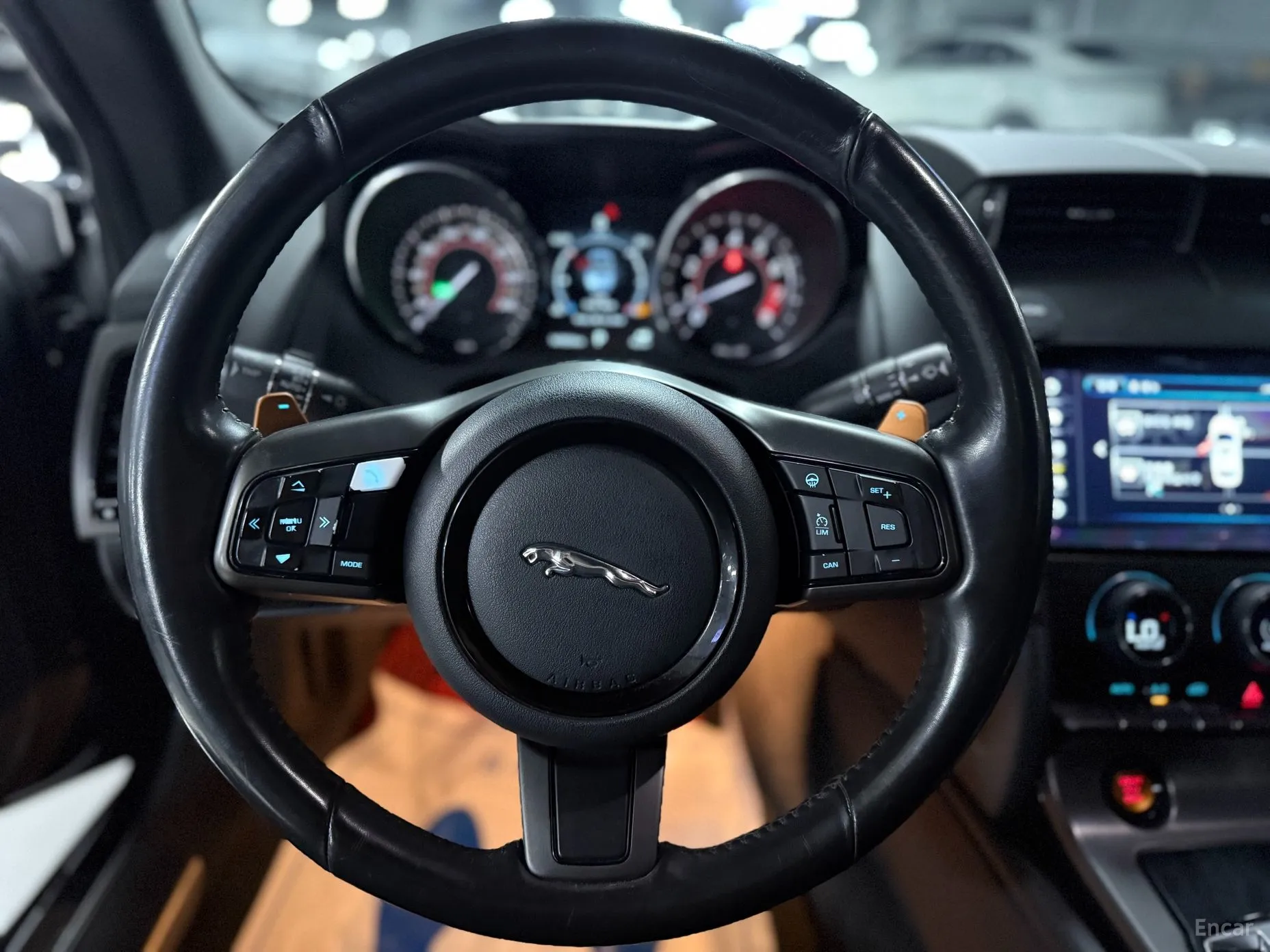 Jaguar F-TYPE превью 10