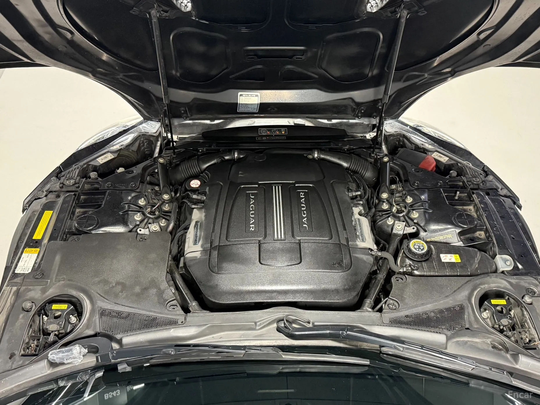 Jaguar F-TYPE превью 11