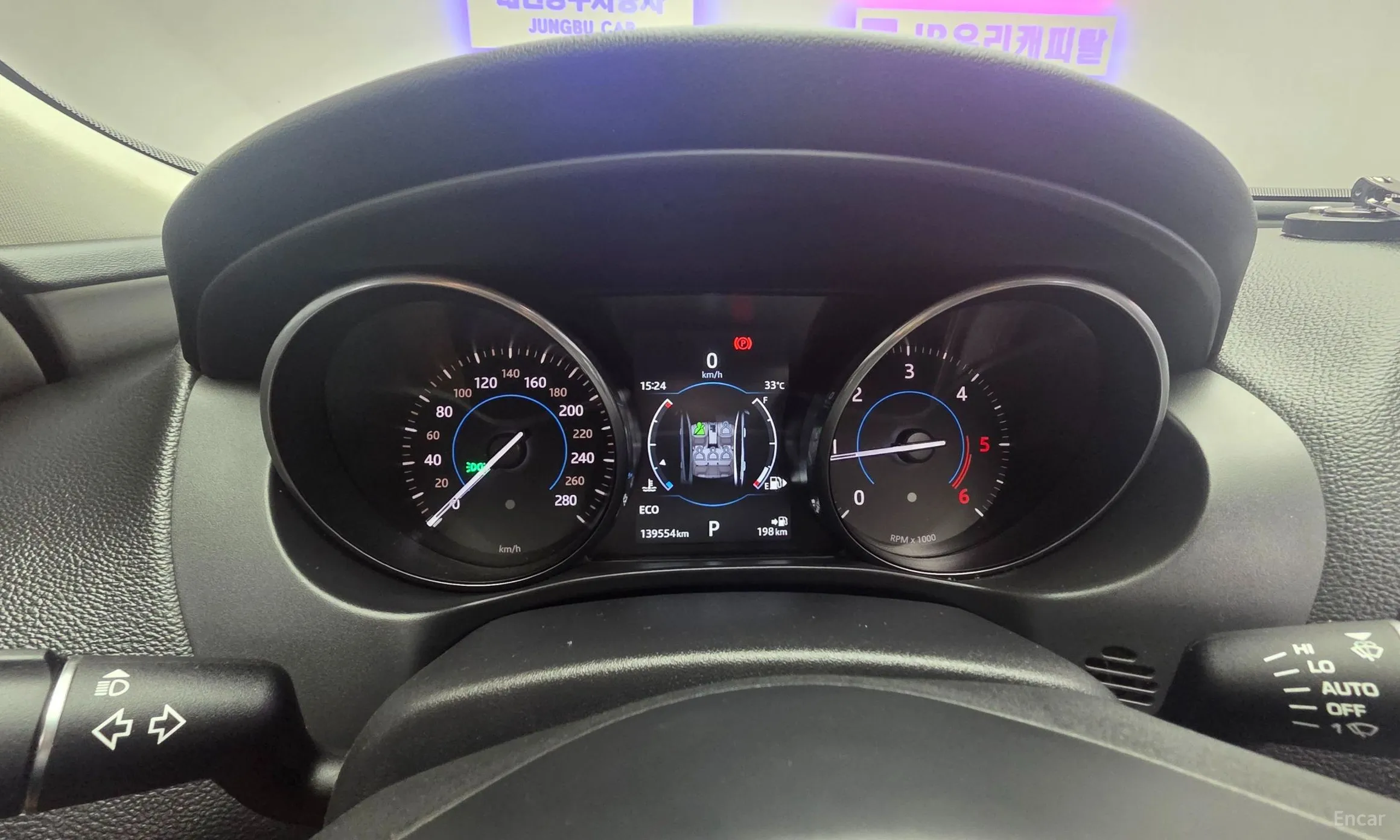 Jaguar XE превью 12