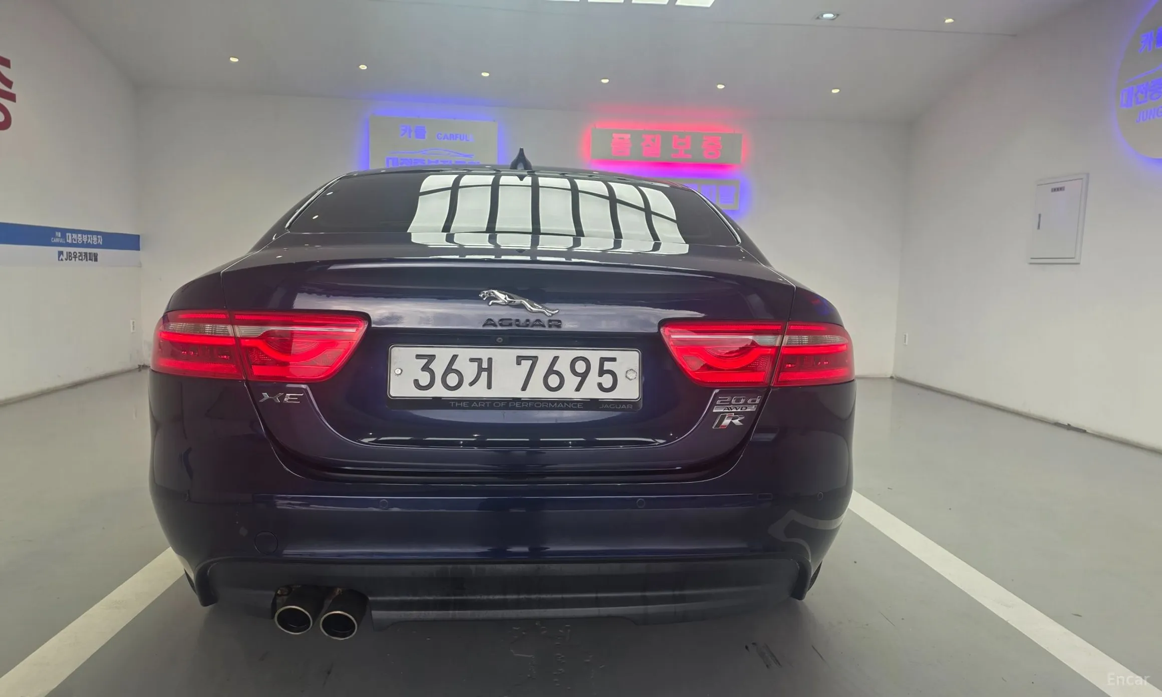 Jaguar XE превью 8