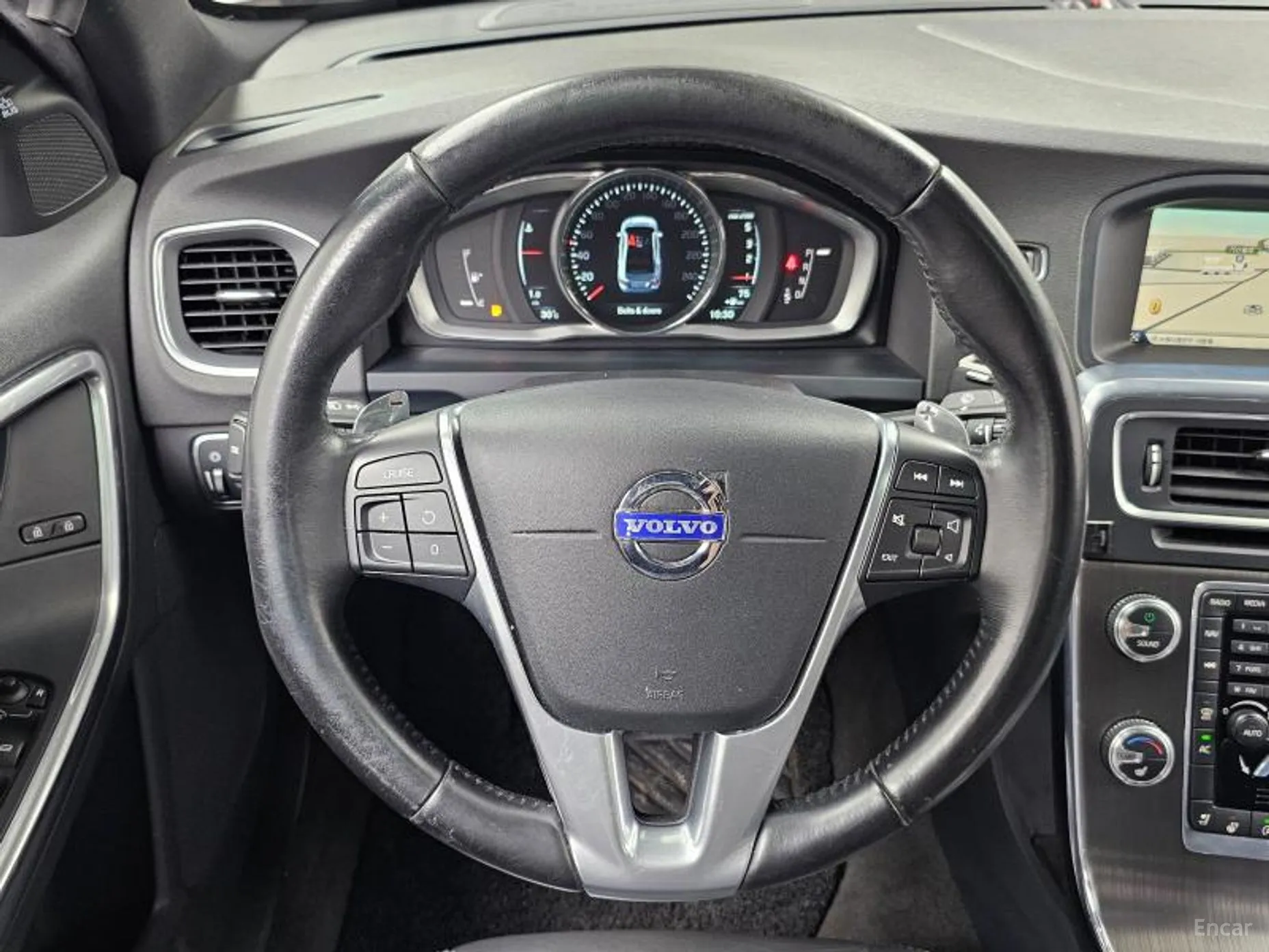 Volvo S60 превью 13