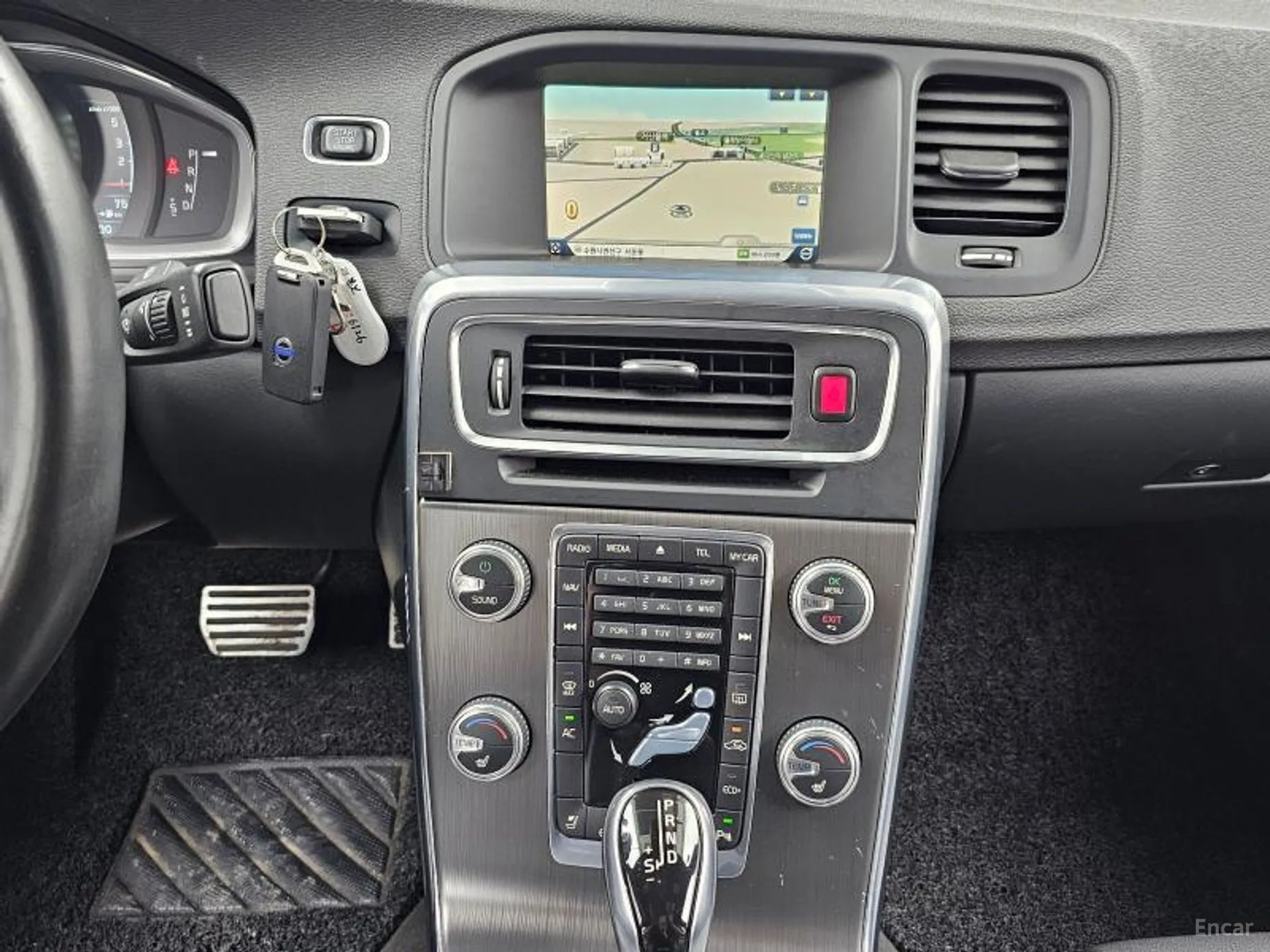 Volvo S60 превью 14