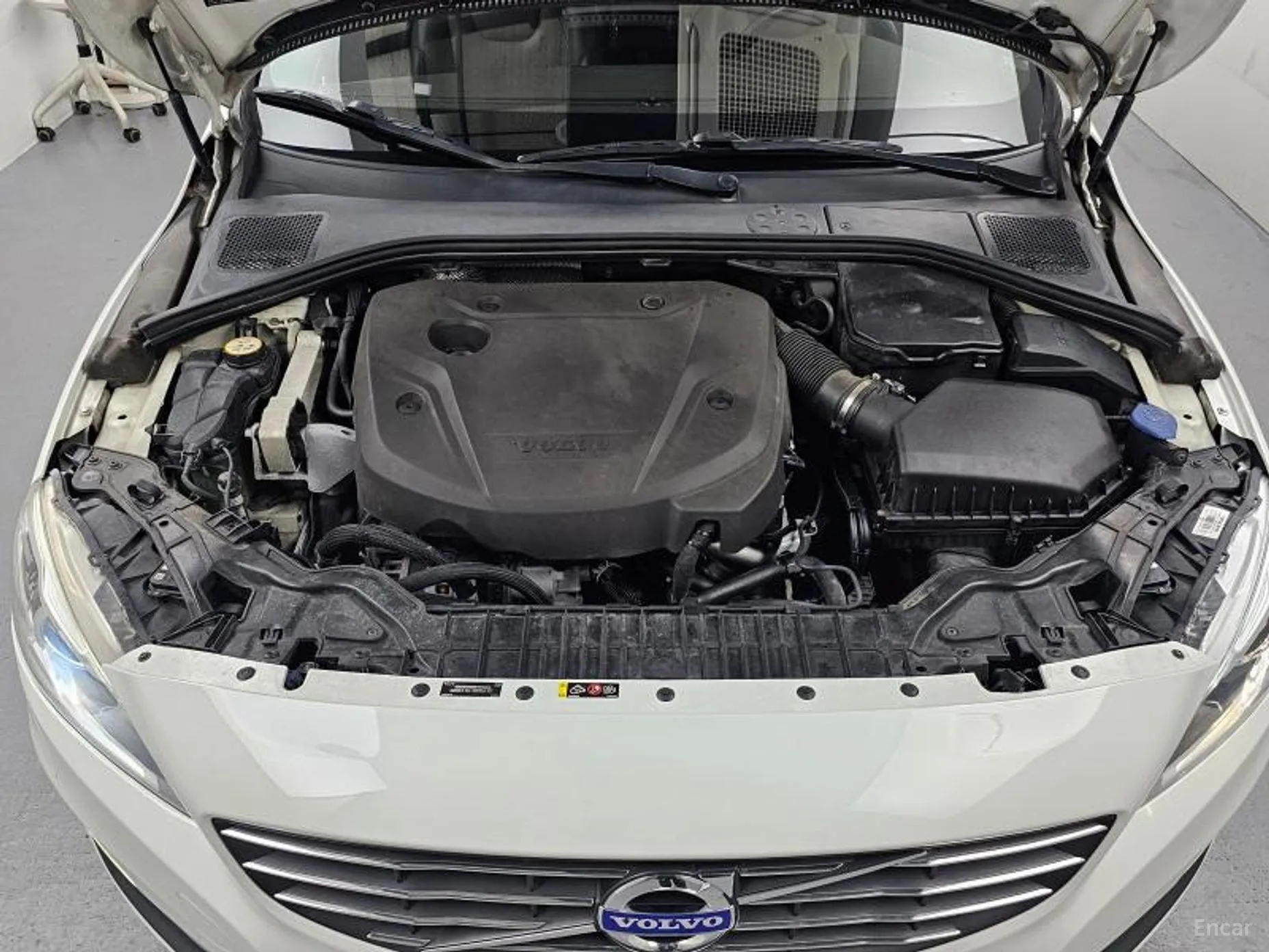 Volvo S60 превью 6