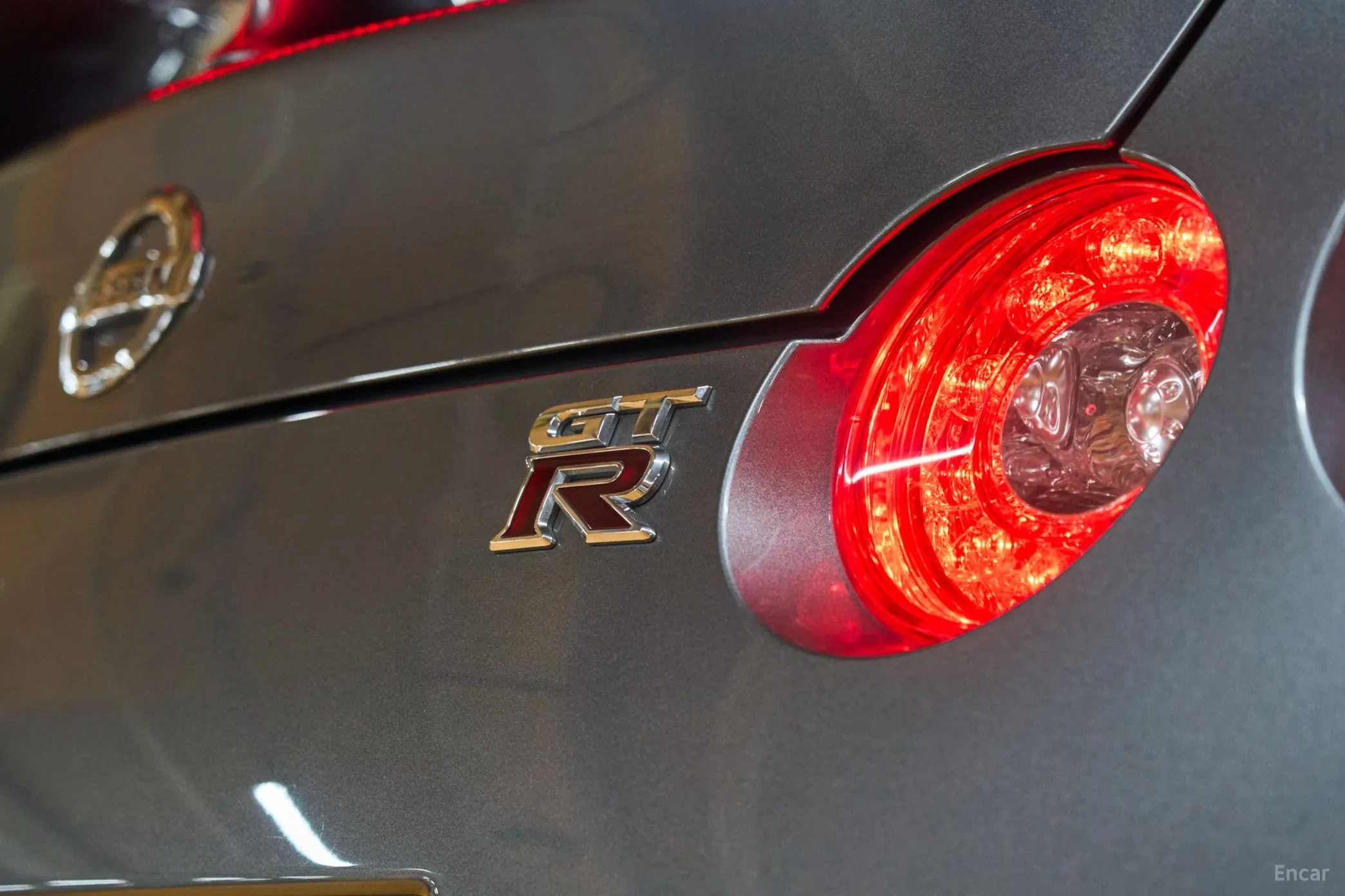 Nissan GT-R превью 19