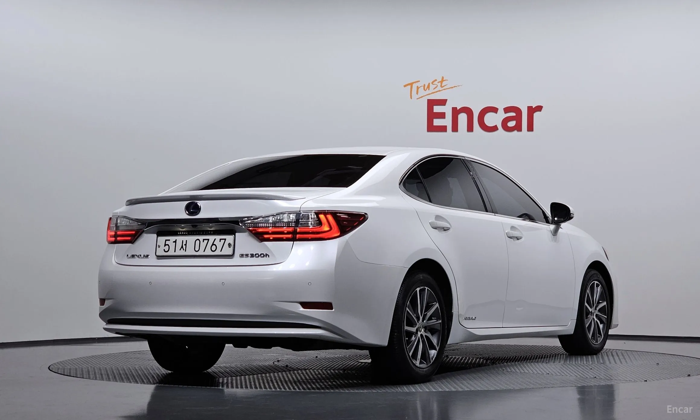 Lexus New ES300h