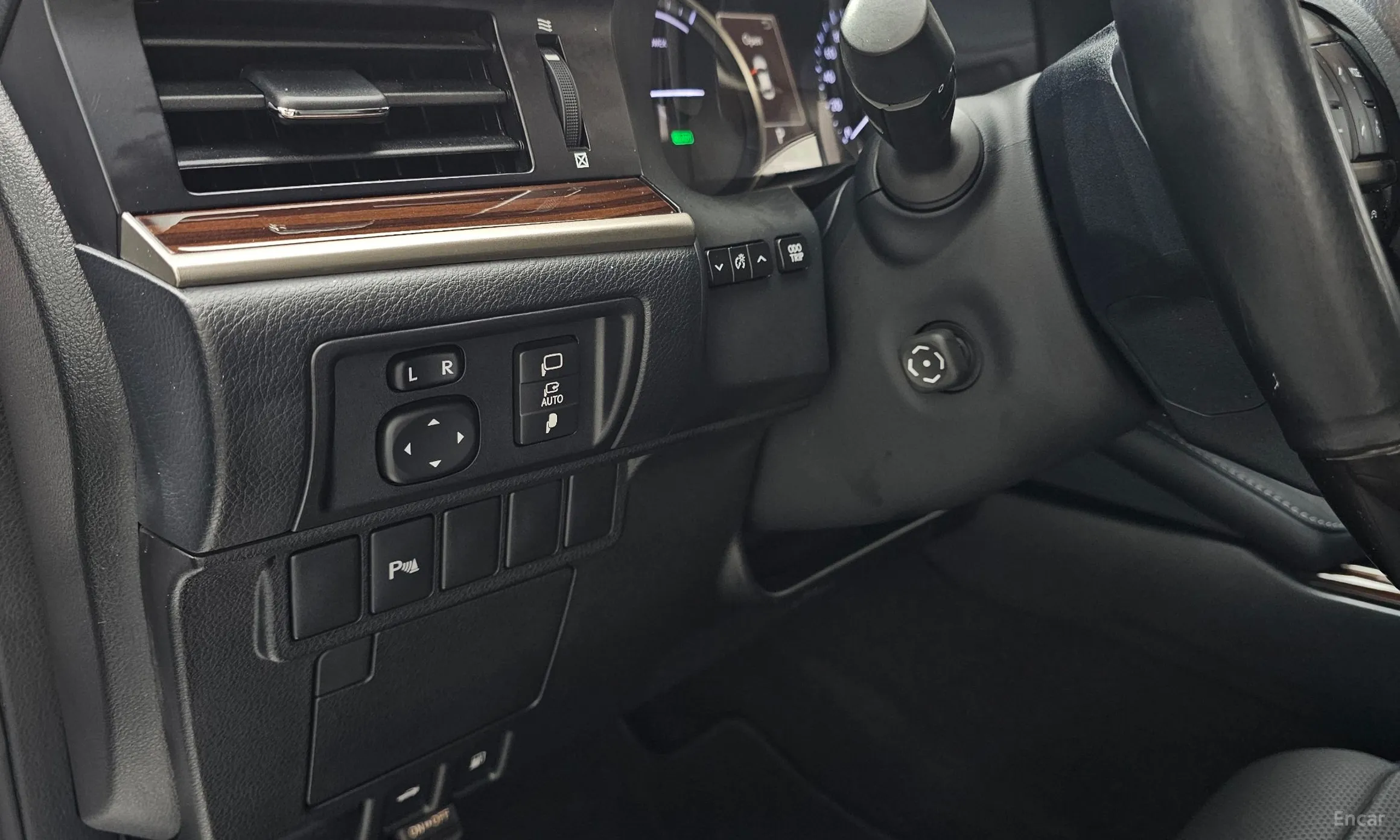 Lexus New ES300h превью 16