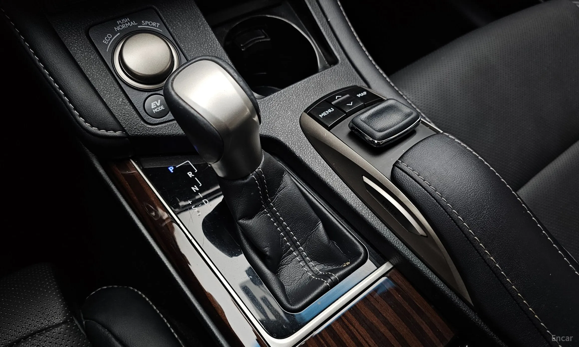 Lexus New ES300h превью 9