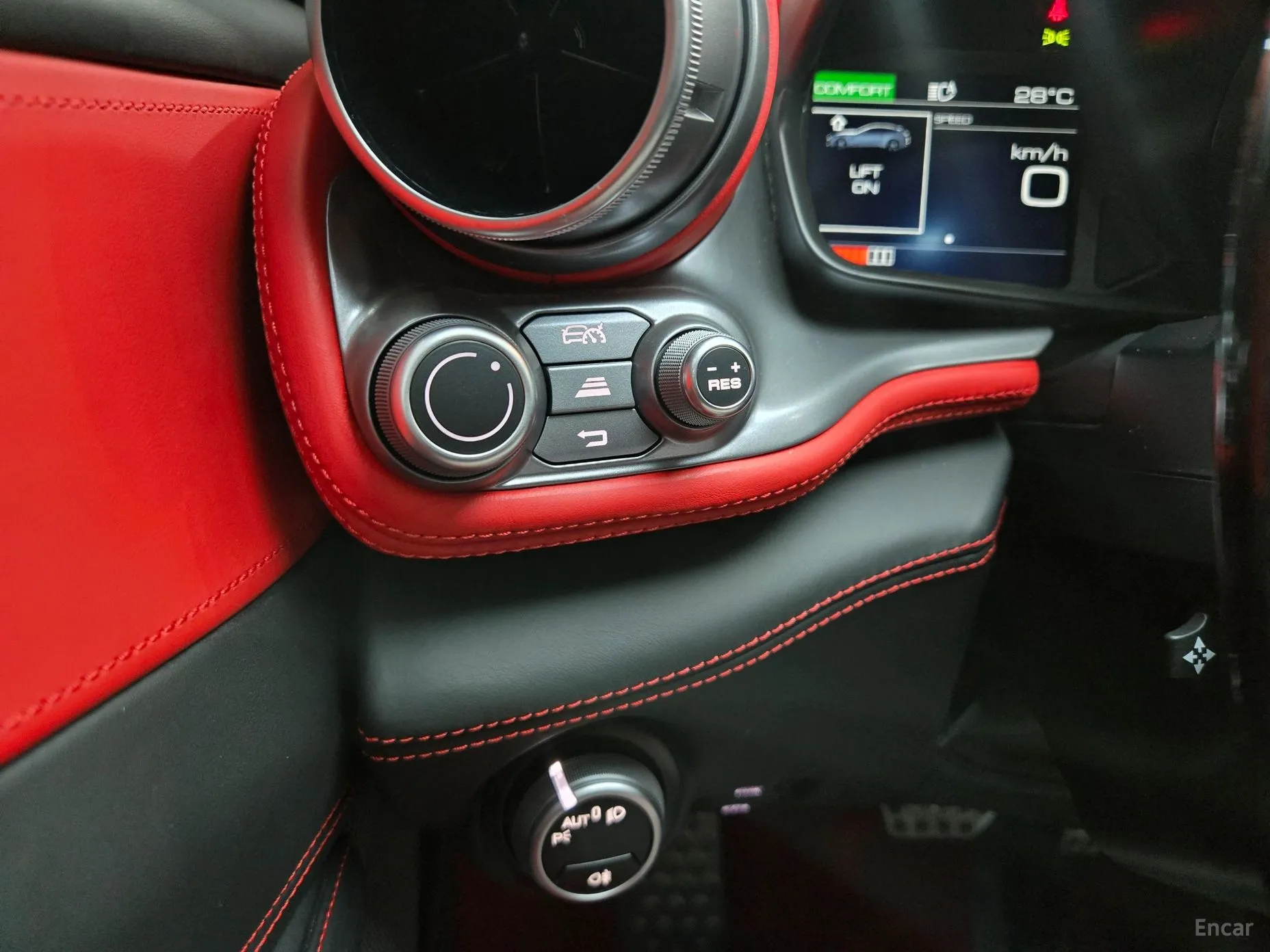 Ferrari GTC4 Rousseau превью 15