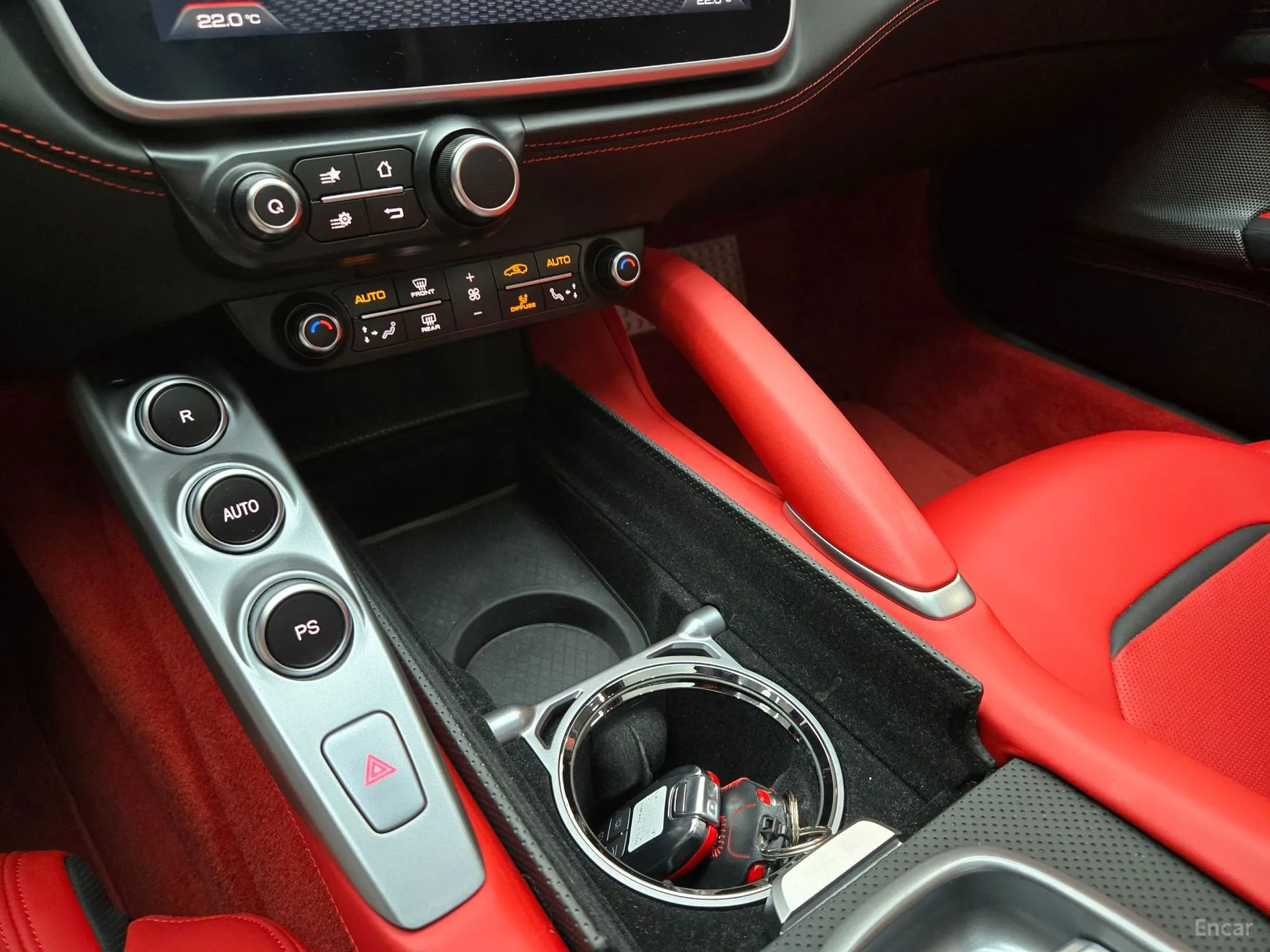 Ferrari GTC4 Rousseau превью 16