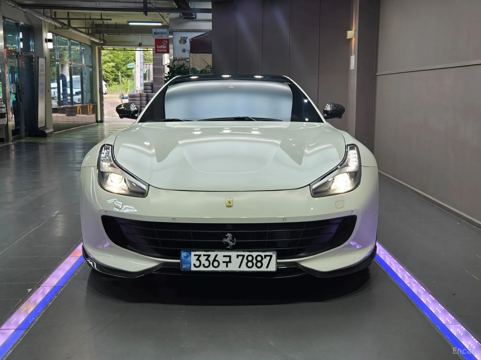 Ferrari GTC4 Rousseau превью 4