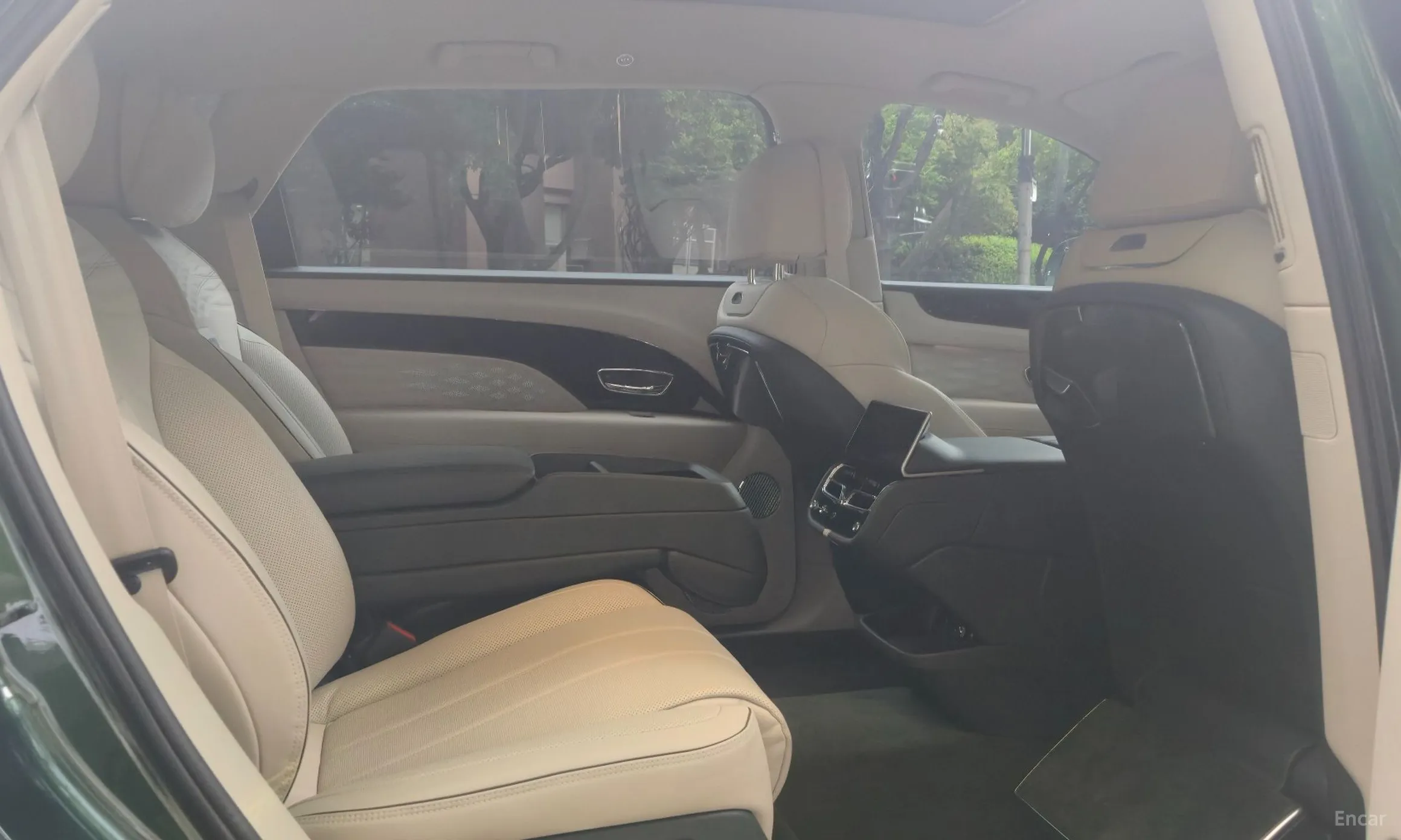 Bentley Bentayga превью 13