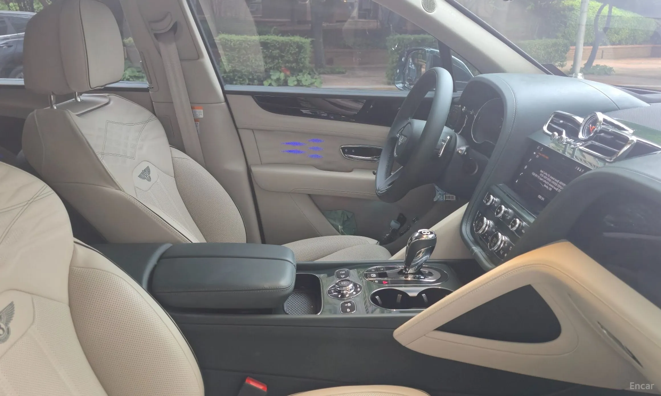 Bentley Bentayga превью 14