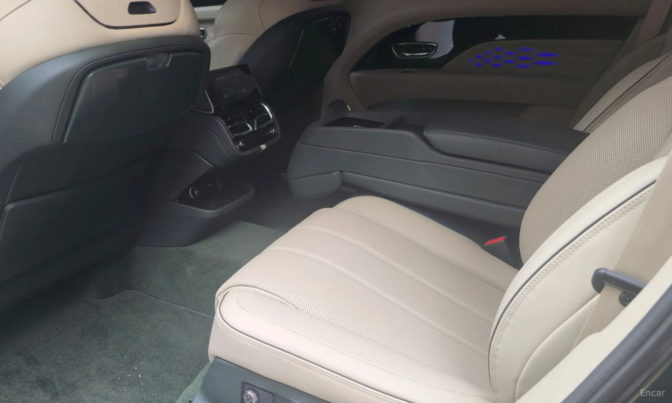 Bentley Bentayga превью 15